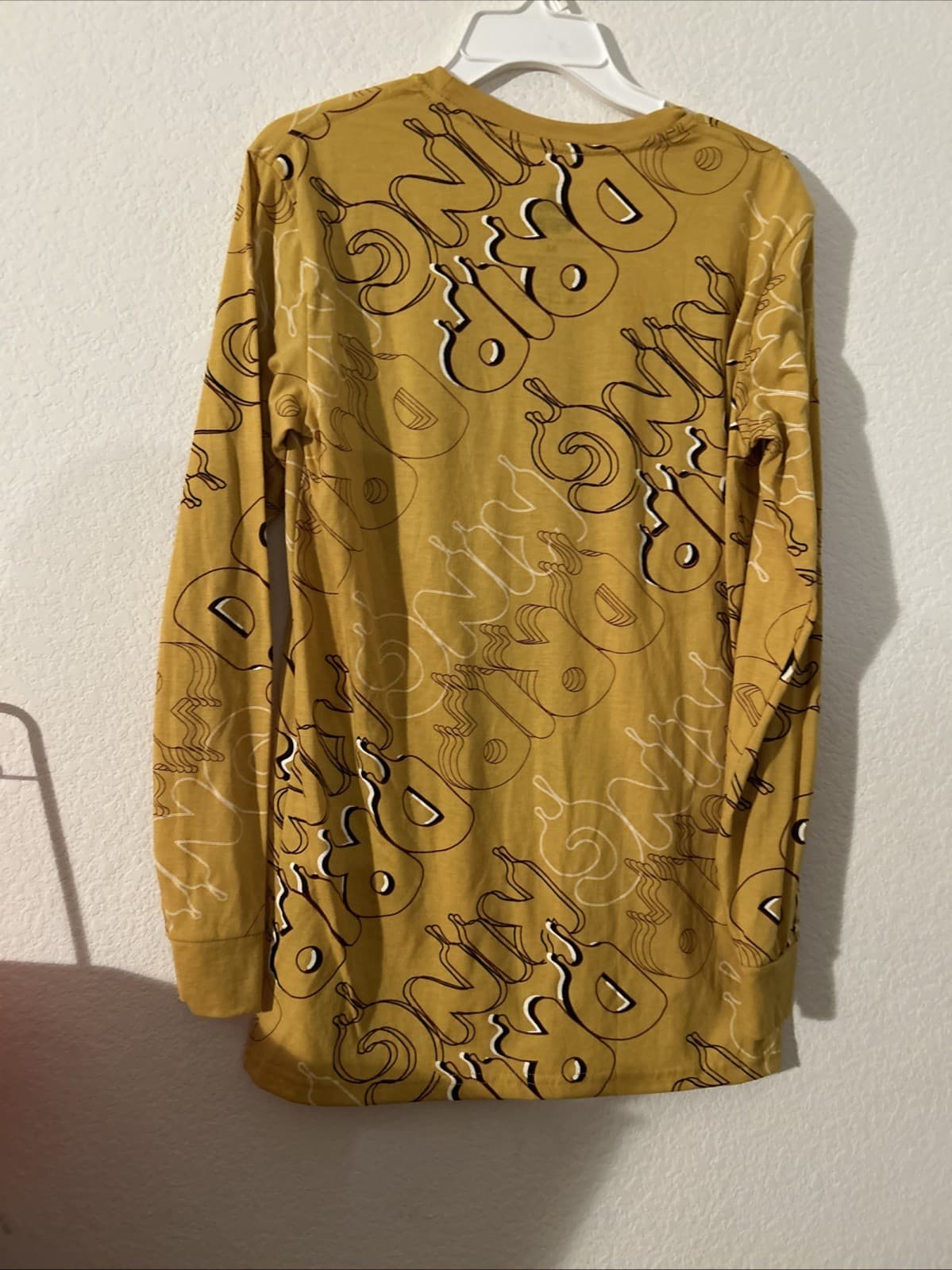 Men’s Medium Long Sleeve Shirt NWOT Launder Drip - Thumbnail 3