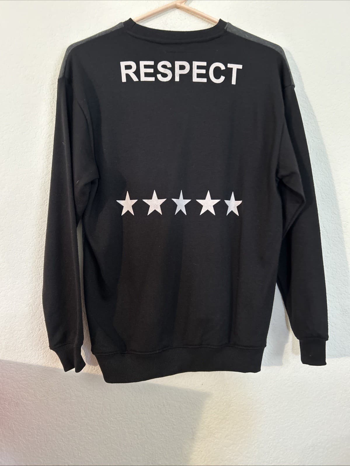 Boys XL 18/20 Sweat Shirt NWOT Black And Gray - Thumbnail 3