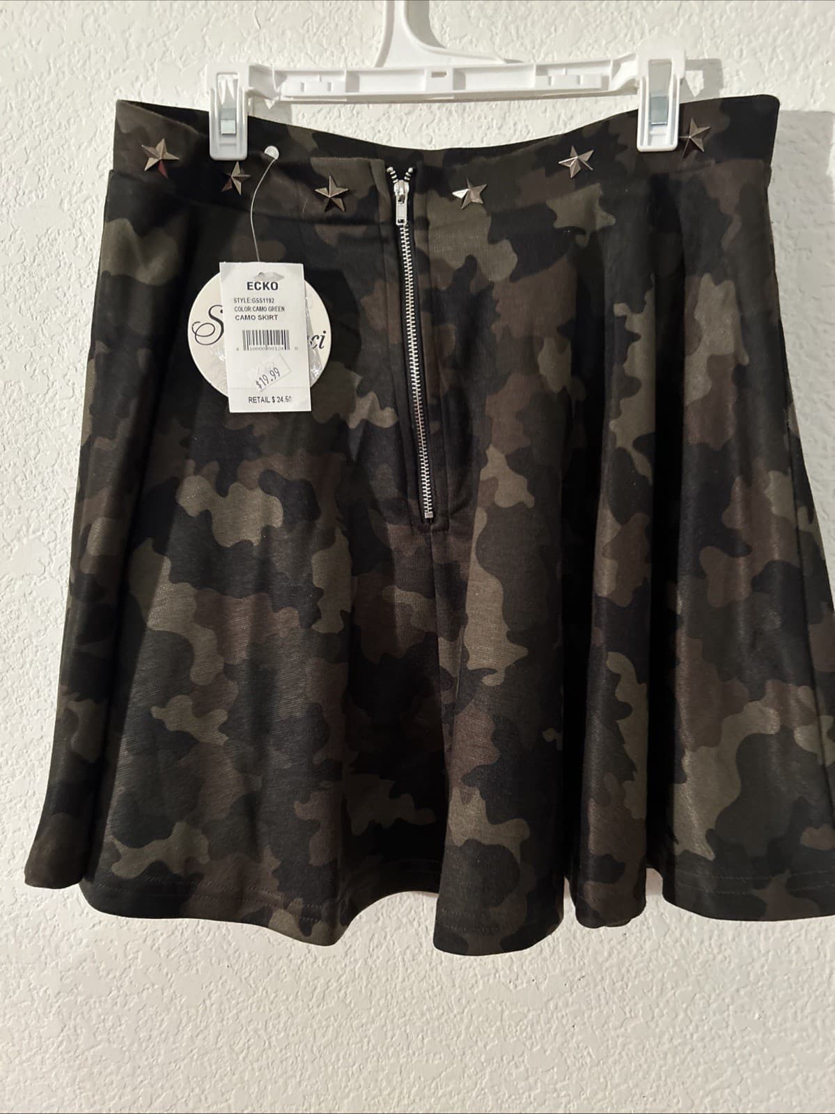 Women’s Ecko Camo Mini Skirt NWT Sans Souci Medium - Thumbnail 2