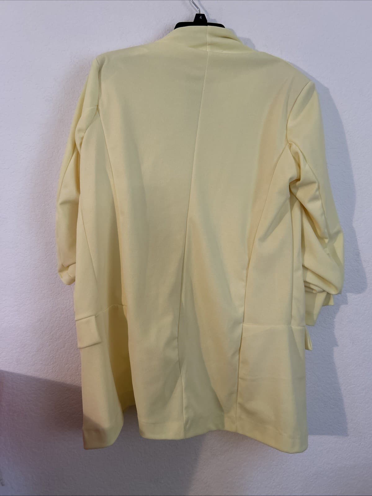 Women’s Yellow Boohoo Blazer Size 8 NWT - Thumbnail 3
