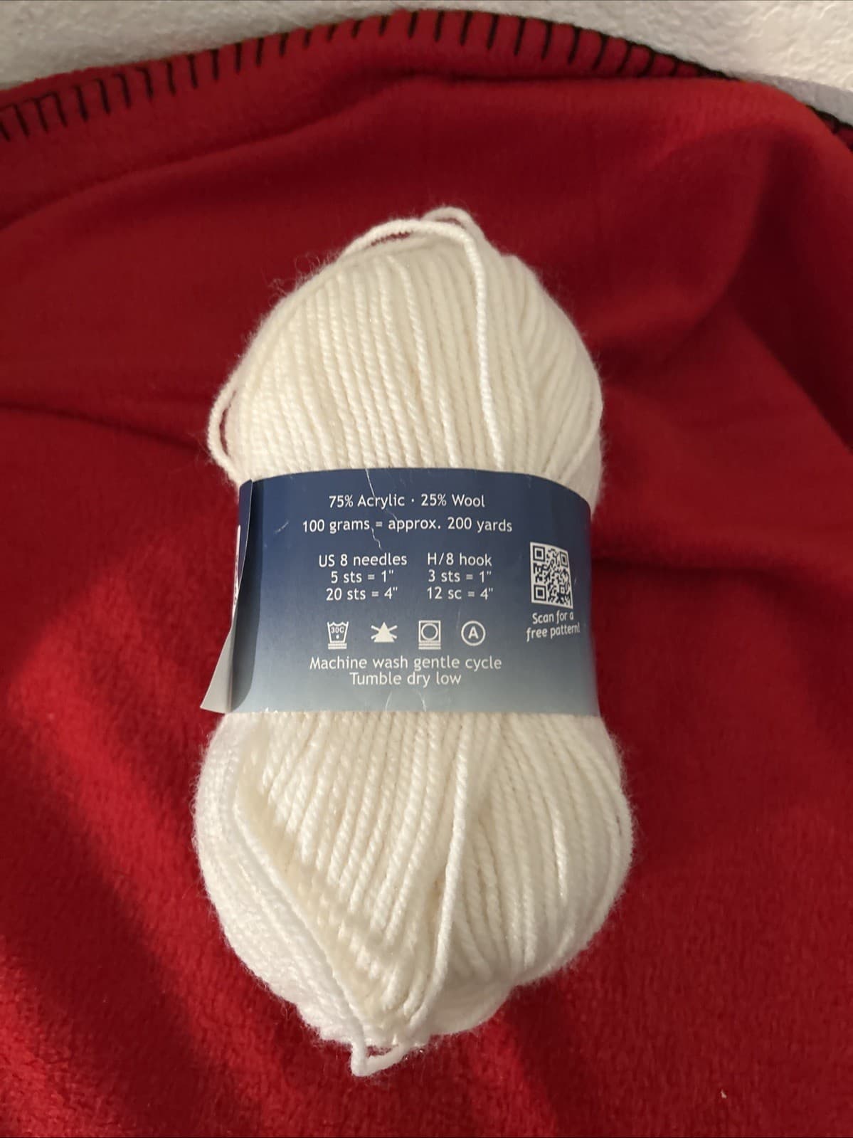 Encore Plymouth Yarn 1 Skeins White Knitting Worsted Weight 200 Yds Same Dye Lot - Thumbnail 3