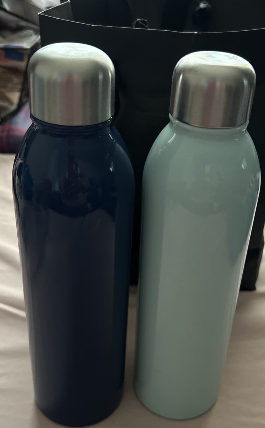 Lot Of 4 - Navy Blue And Light Blue Wall Stainless Steel Vacuum Bottle 17 oz - Thumbnail 2