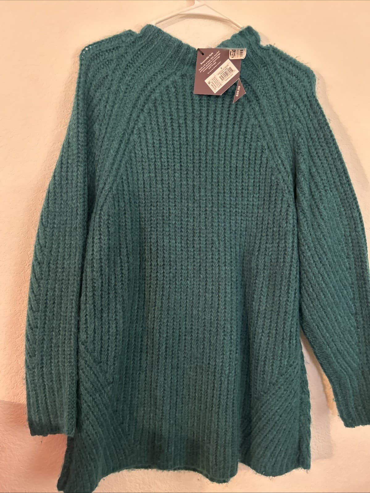 Women’s Sweater Green NWT 1X Ava & Viv - Thumbnail 3