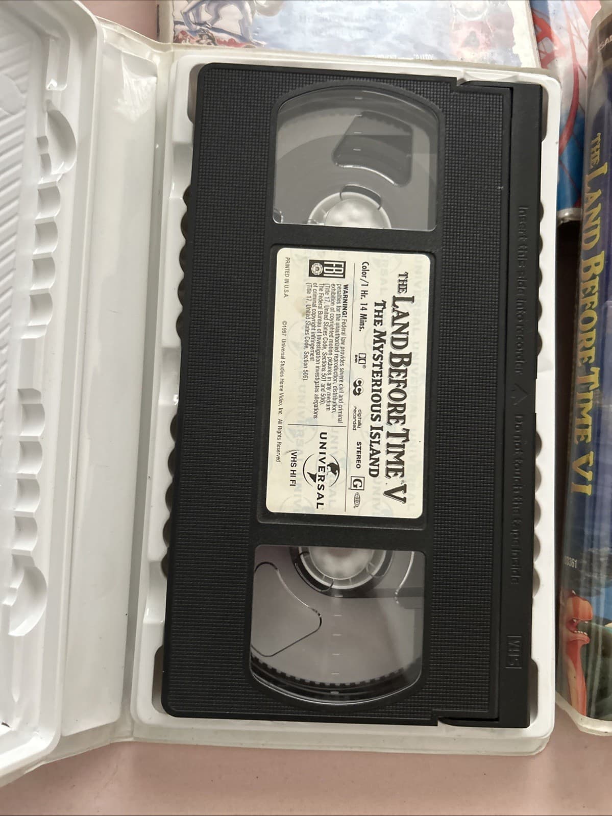 Lot Of 4 Kids Vhs Barton, The Land Before Time V & VI, All Dogs Go To Have 2 - Thumbnail 2