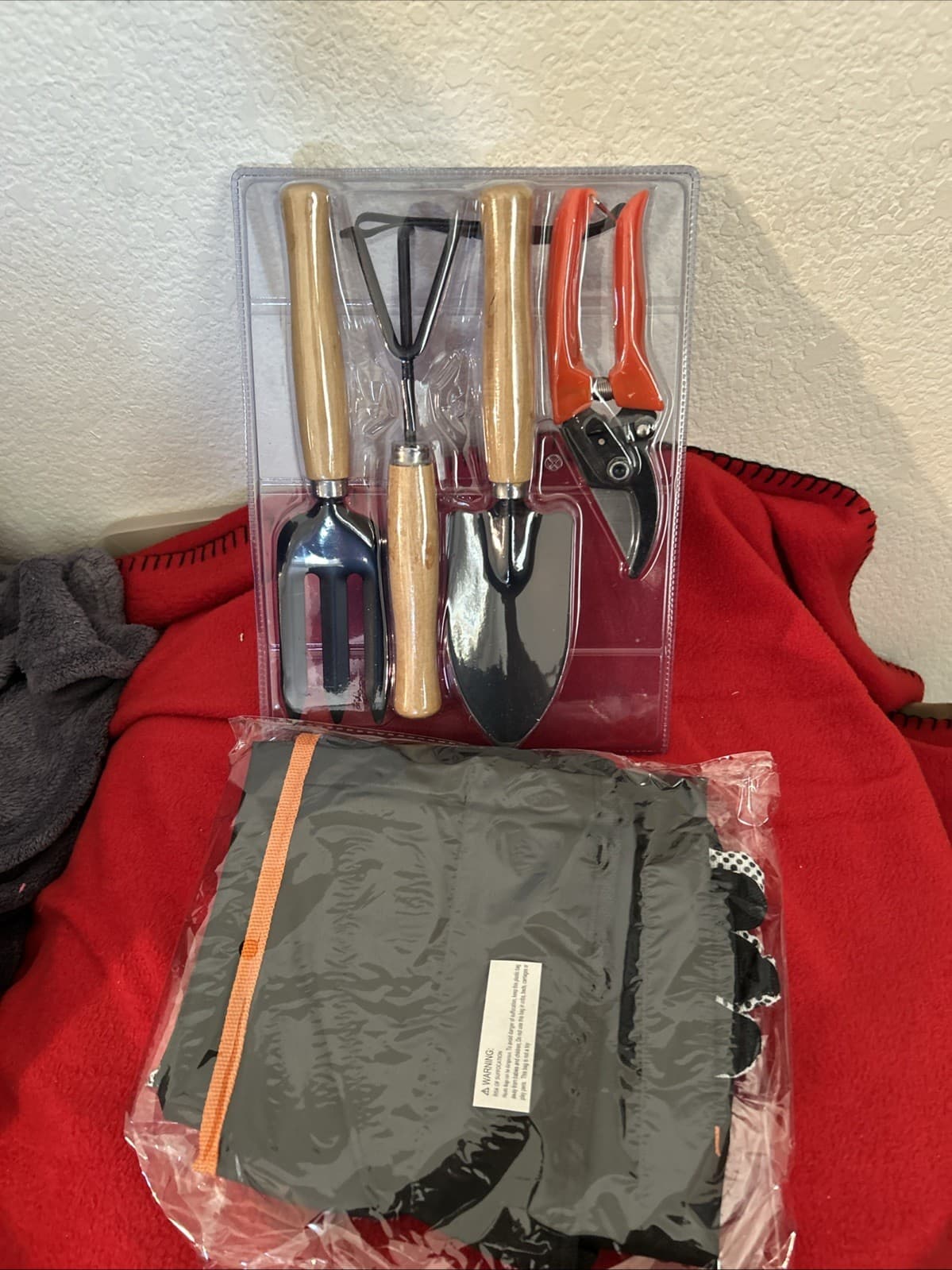 Garden Tool Set Apron Gloves Pruner Rake Trowel Fork by Torelli Tools - Thumbnail 3