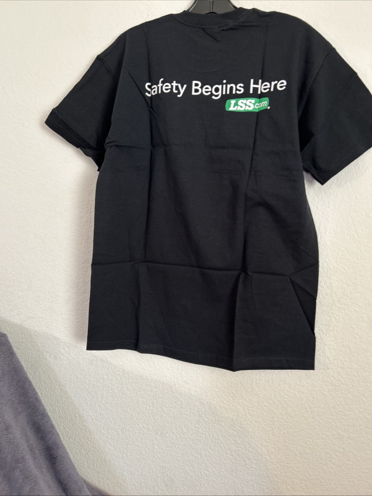 Medium Tshirt If You Smell Something Bad Get Out Of The Lab New - Thumbnail 2