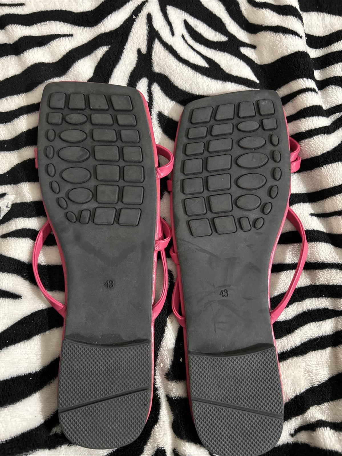 Women’s Pink Slides New Size 43 10-10.5 US. - Thumbnail 2