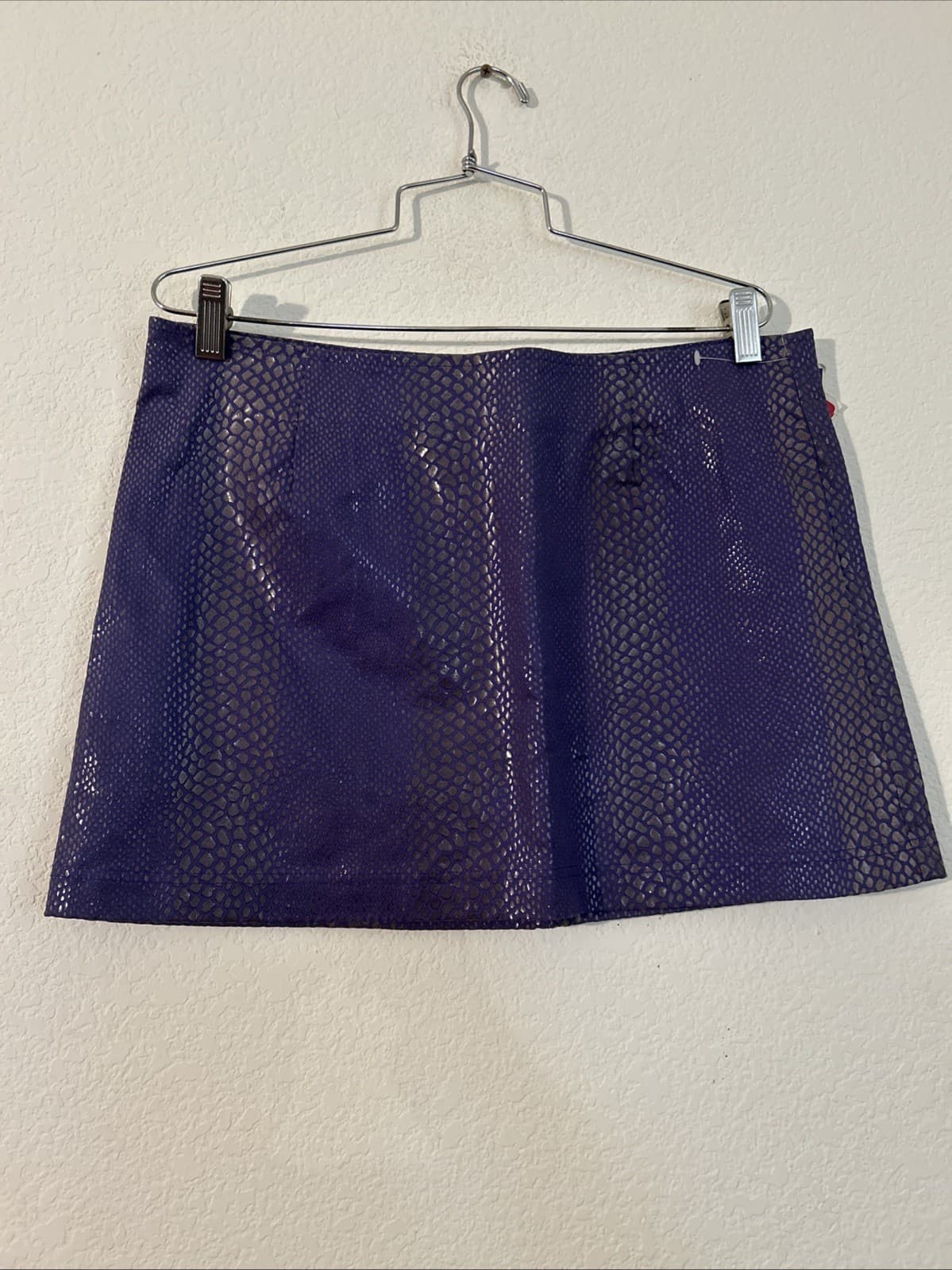 Women’s Guess Mini Skirt Size 32 NWT Purple And Gray