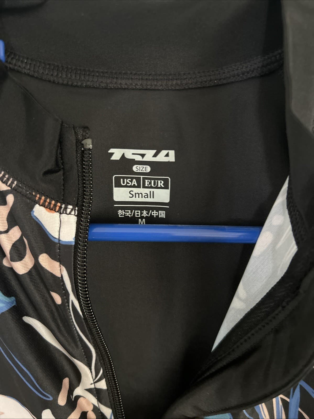 tsla NWT Women’s full zip Long sleeve Sun Protection jacket size Small - Thumbnail 4