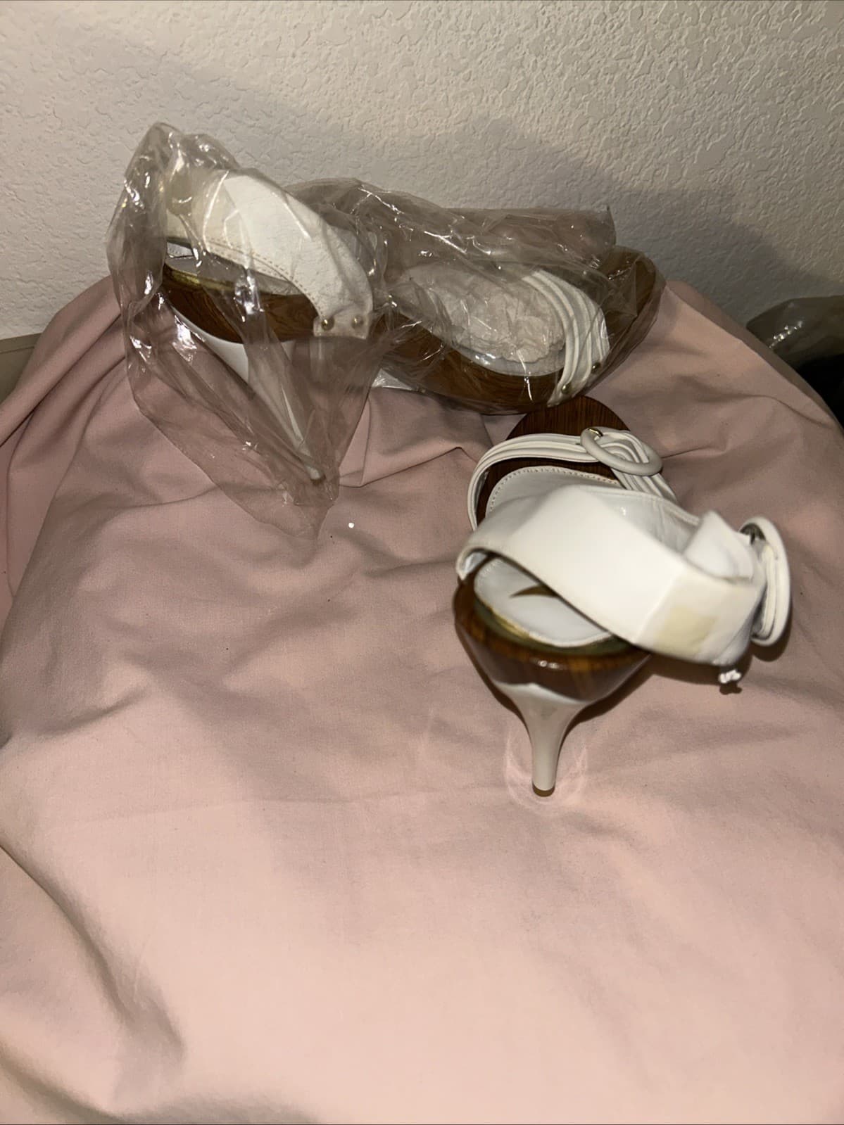 Women’s White Pumps Size 9 New Sheikh - Thumbnail 2