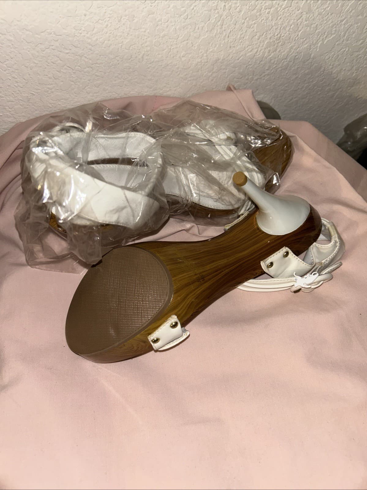 Women’s White Pumps Size 9 New Sheikh - Thumbnail 3