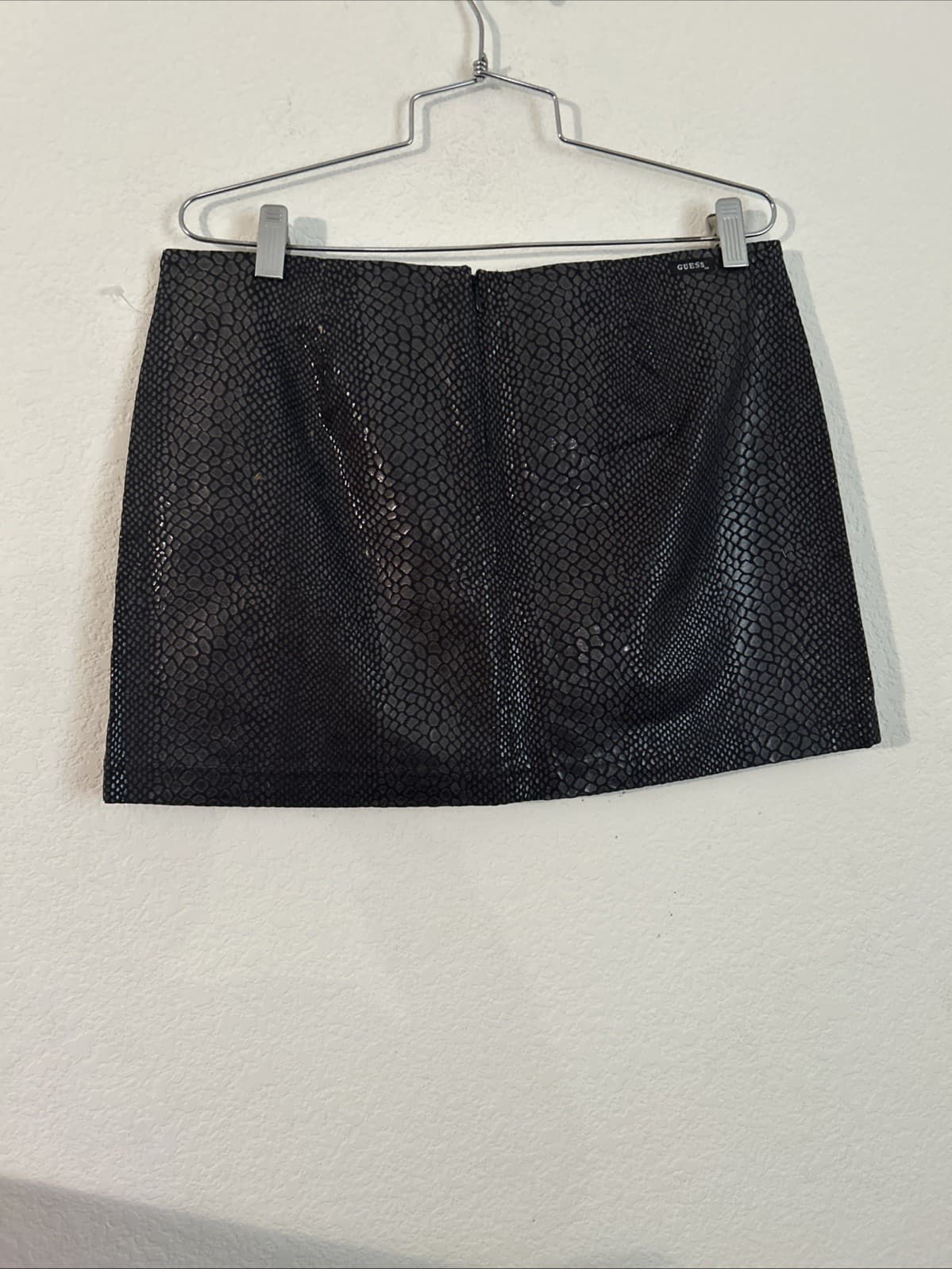 Women’s Guess Mini Skirt Size 31 NWOT Black And Gray - Thumbnail 2