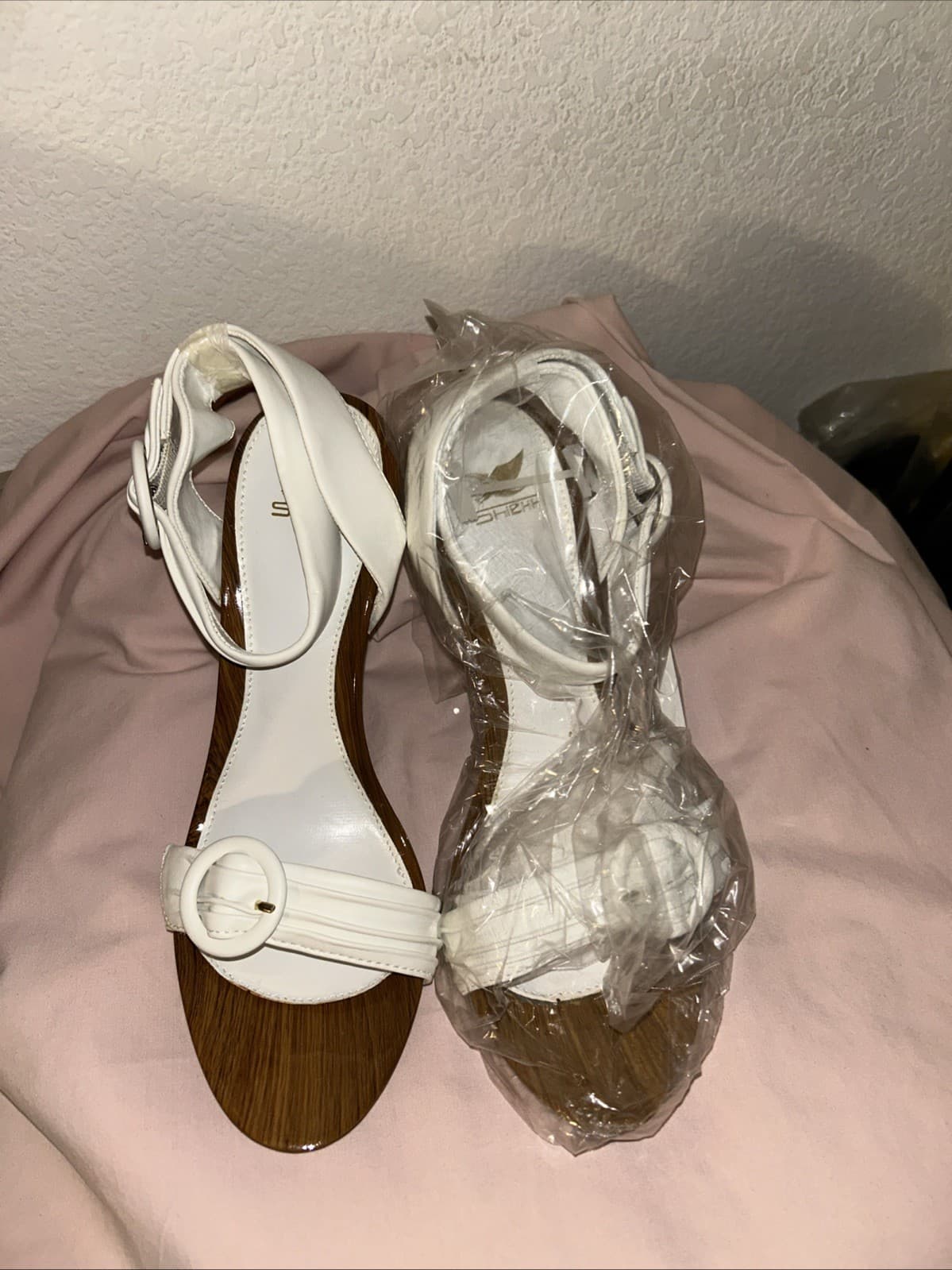 Women’s White Pumps Size 9 New Sheikh