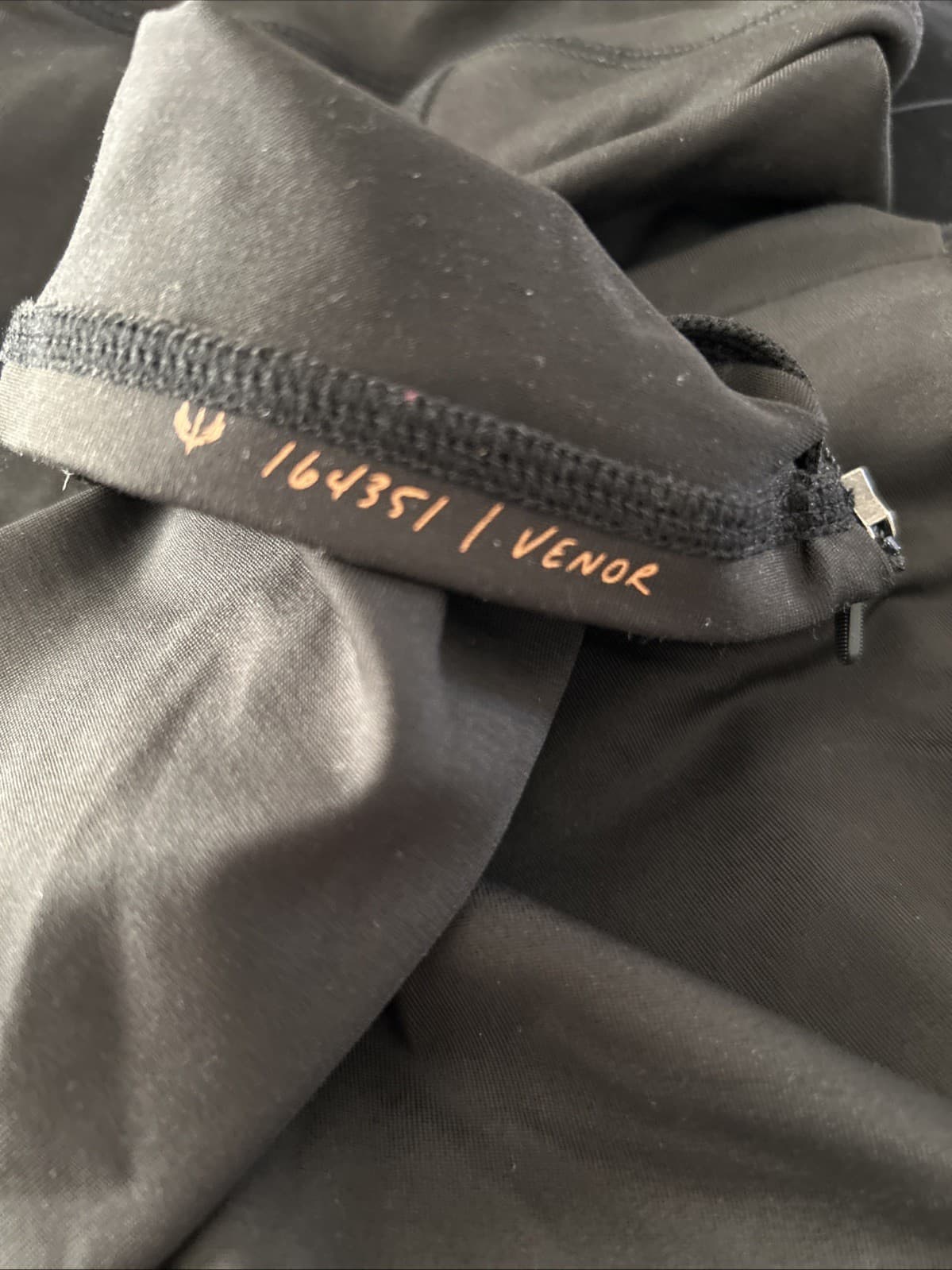Venor Black Leggings NWOT Small Petite - Thumbnail 3