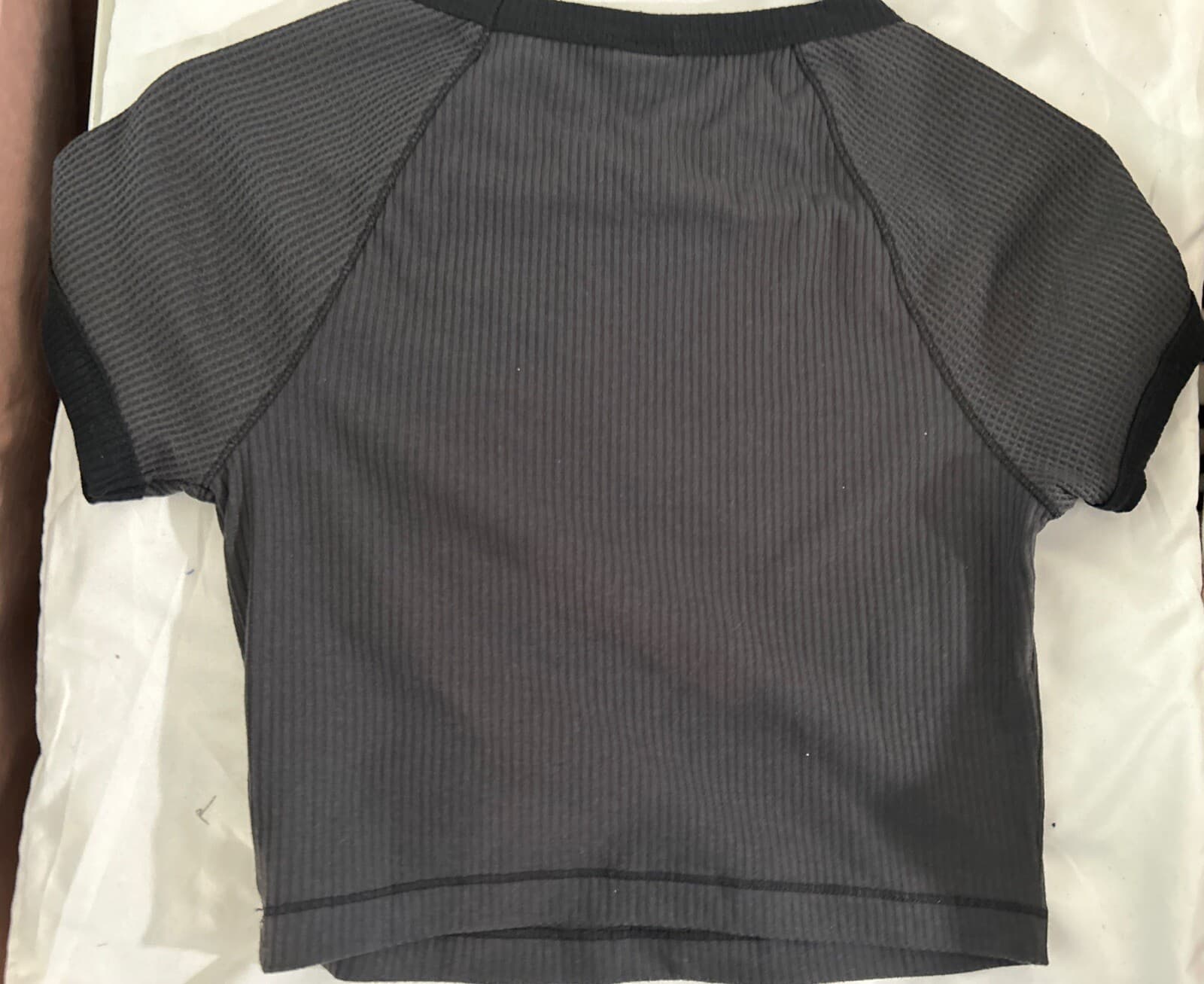 Wild Fable Womens T-Shirt Cropped Short Sleeve Grey Trimmed In Black Size XS - Thumbnail 4