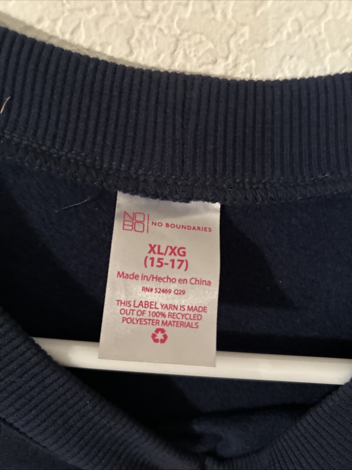 New Boundaries Sweatshirt NWT Xlg 15/17 Youth Girls - Thumbnail 2
