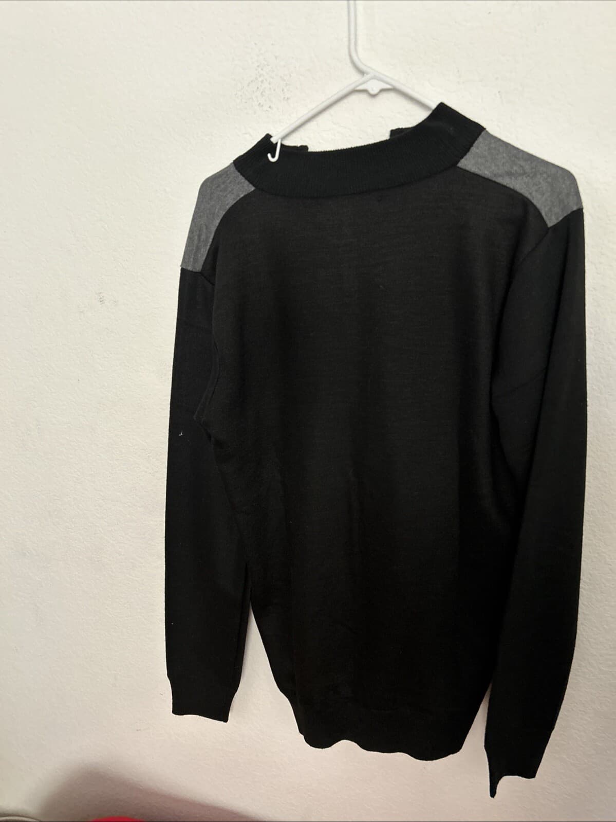 Men’s Black And Gray Sweater Medium NWT Long Sleeve - Thumbnail 4
