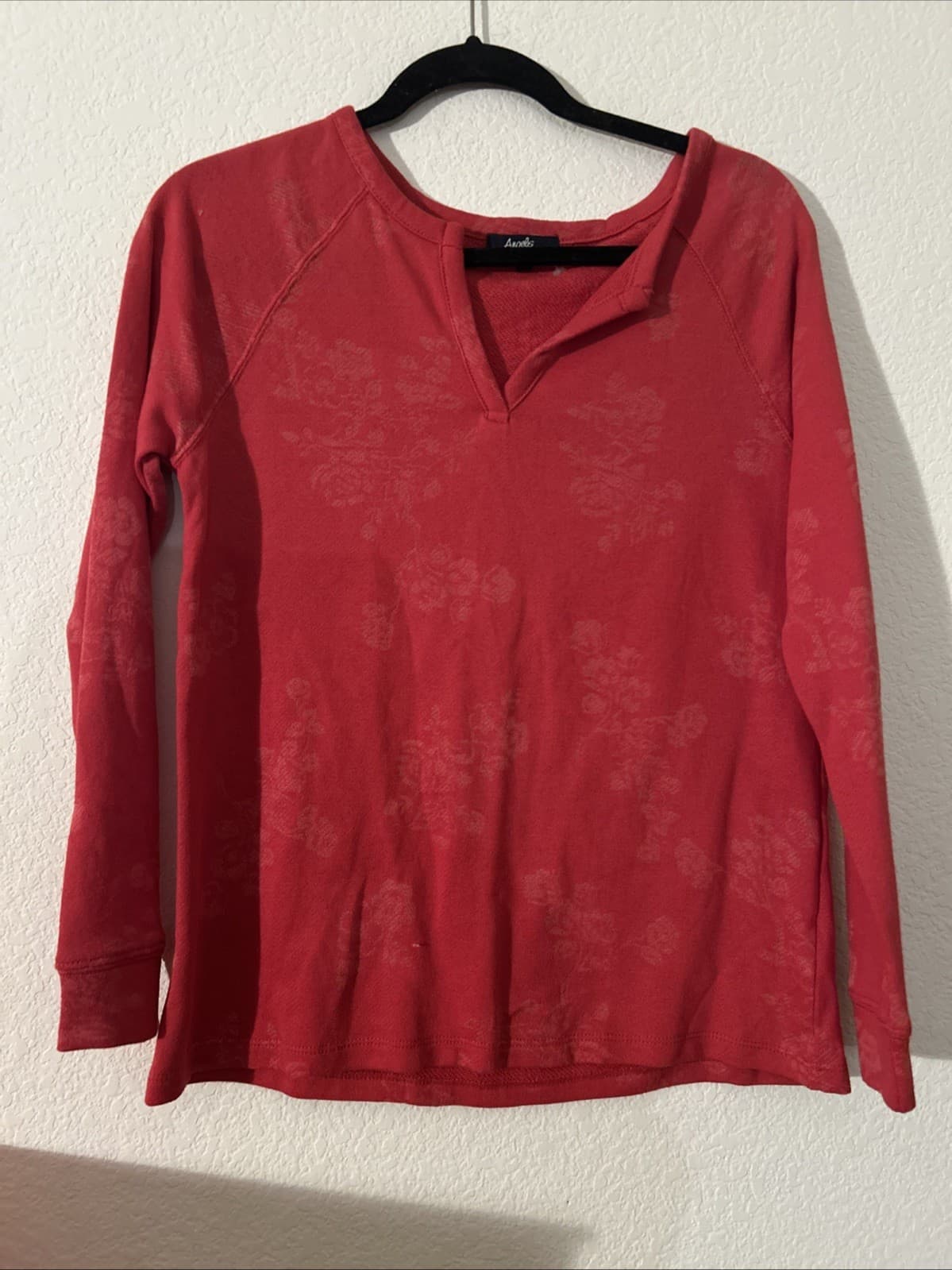 Angels Small Red Sweater NWOT Women’s - Thumbnail 2