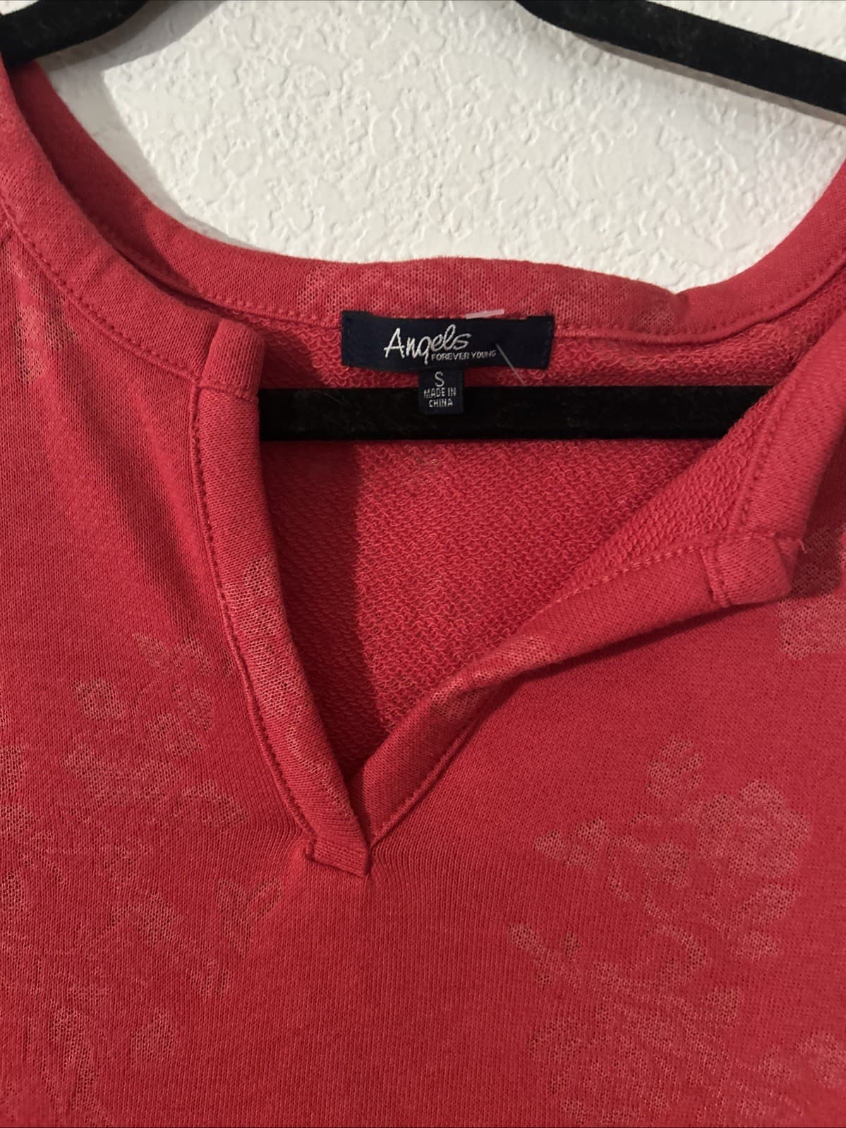 Angels Small Red Sweater NWOT Women’s - Thumbnail 3