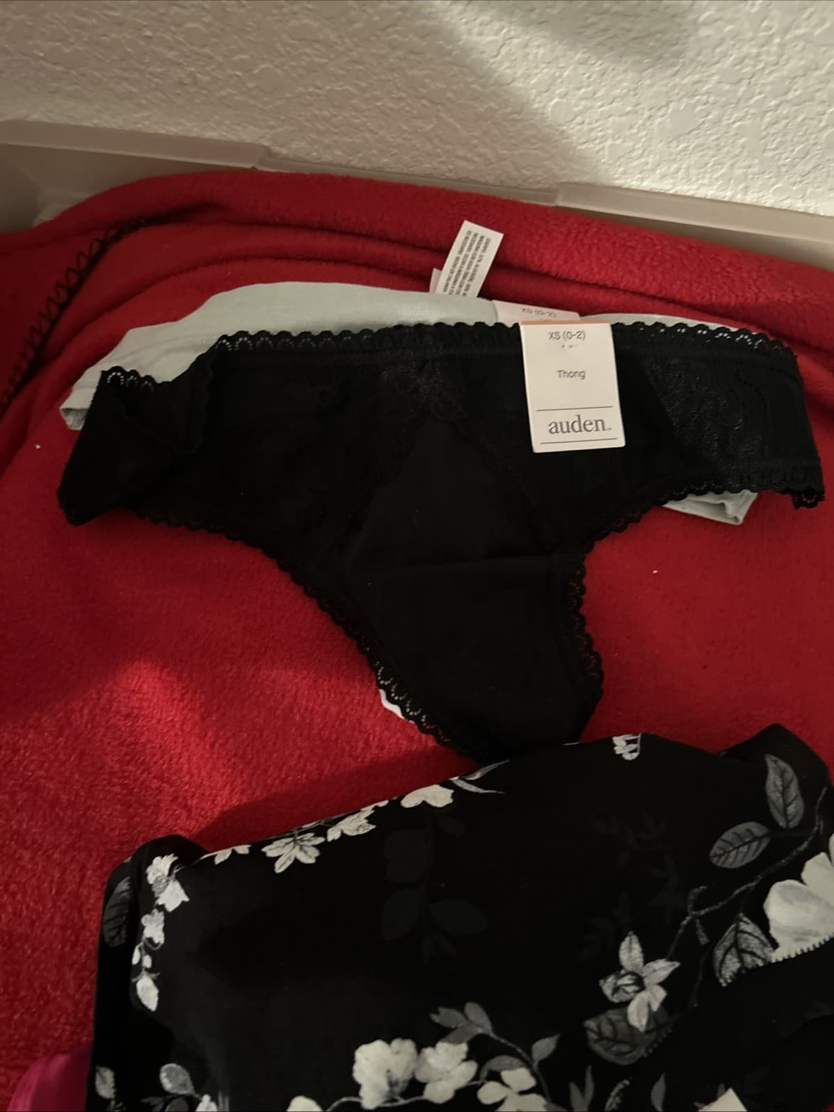 Lot Of 6 Women’s Assorted Underwear/Thongs New Size XS 0-2 - Thumbnail 4