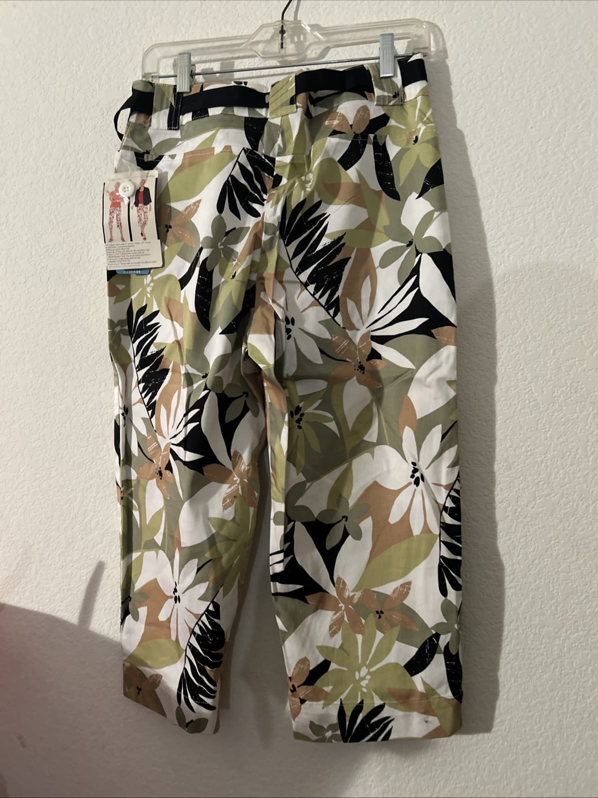 We Men’s Stretch White Stag Capris NWT Size 8 Average - Thumbnail 4