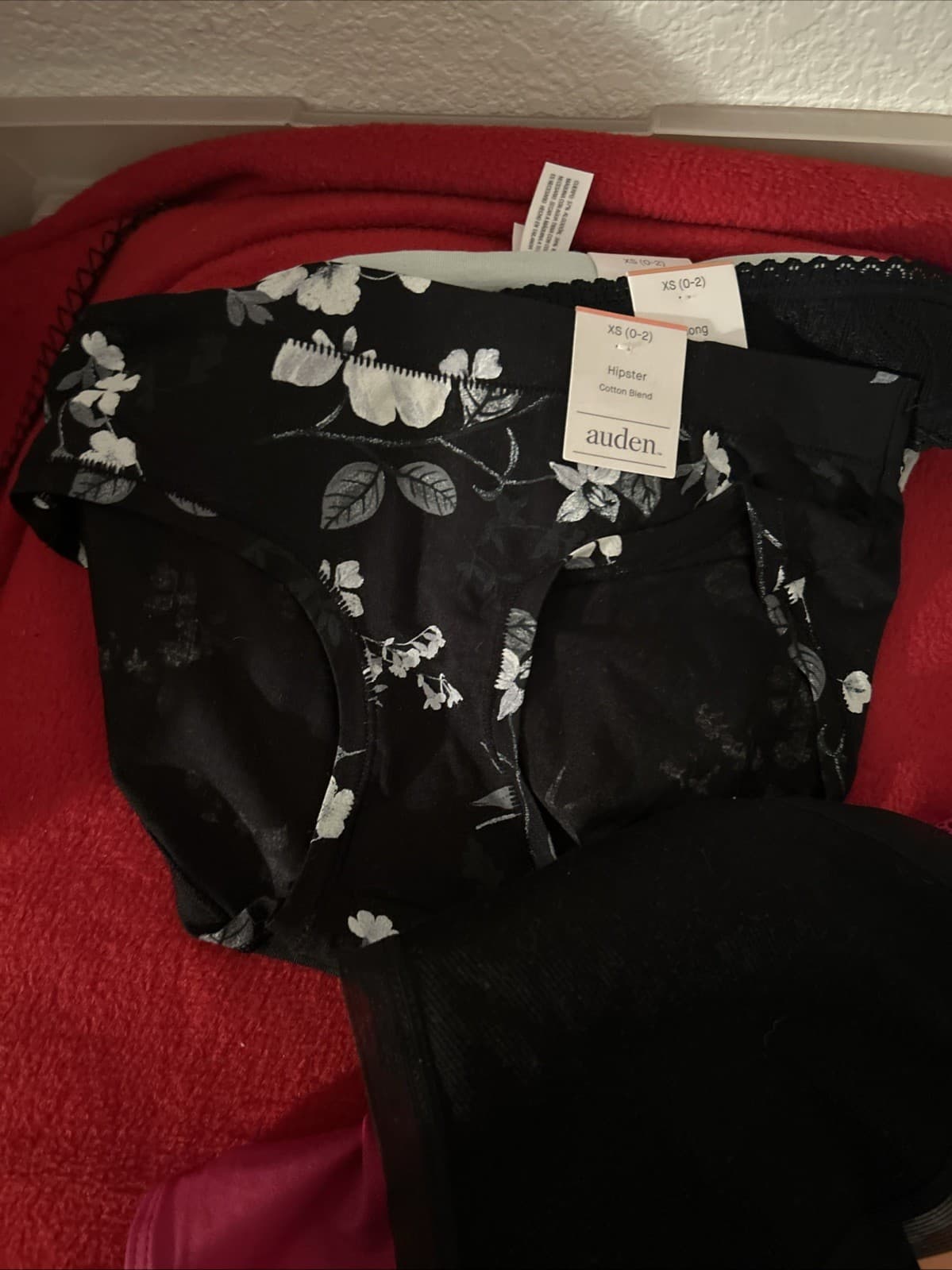 Lot Of 6 Women’s Assorted Underwear/Thongs New Size XS 0-2 - Thumbnail 3