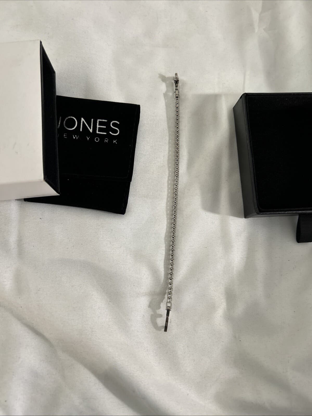 JONES NEW YORK "ANNABELLE" BRACELET W/ DUST POUCH~GIFT BOX~BRAND NEW - Thumbnail 3