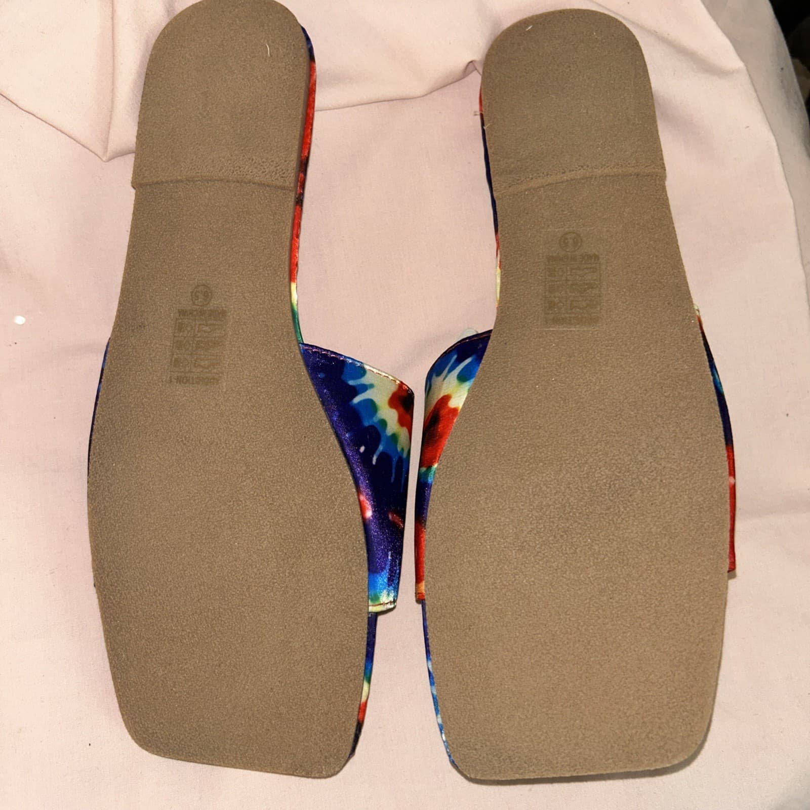 Women’s Rainbow Tie Dye Shoes Mata 6 1/2 - Thumbnail 3