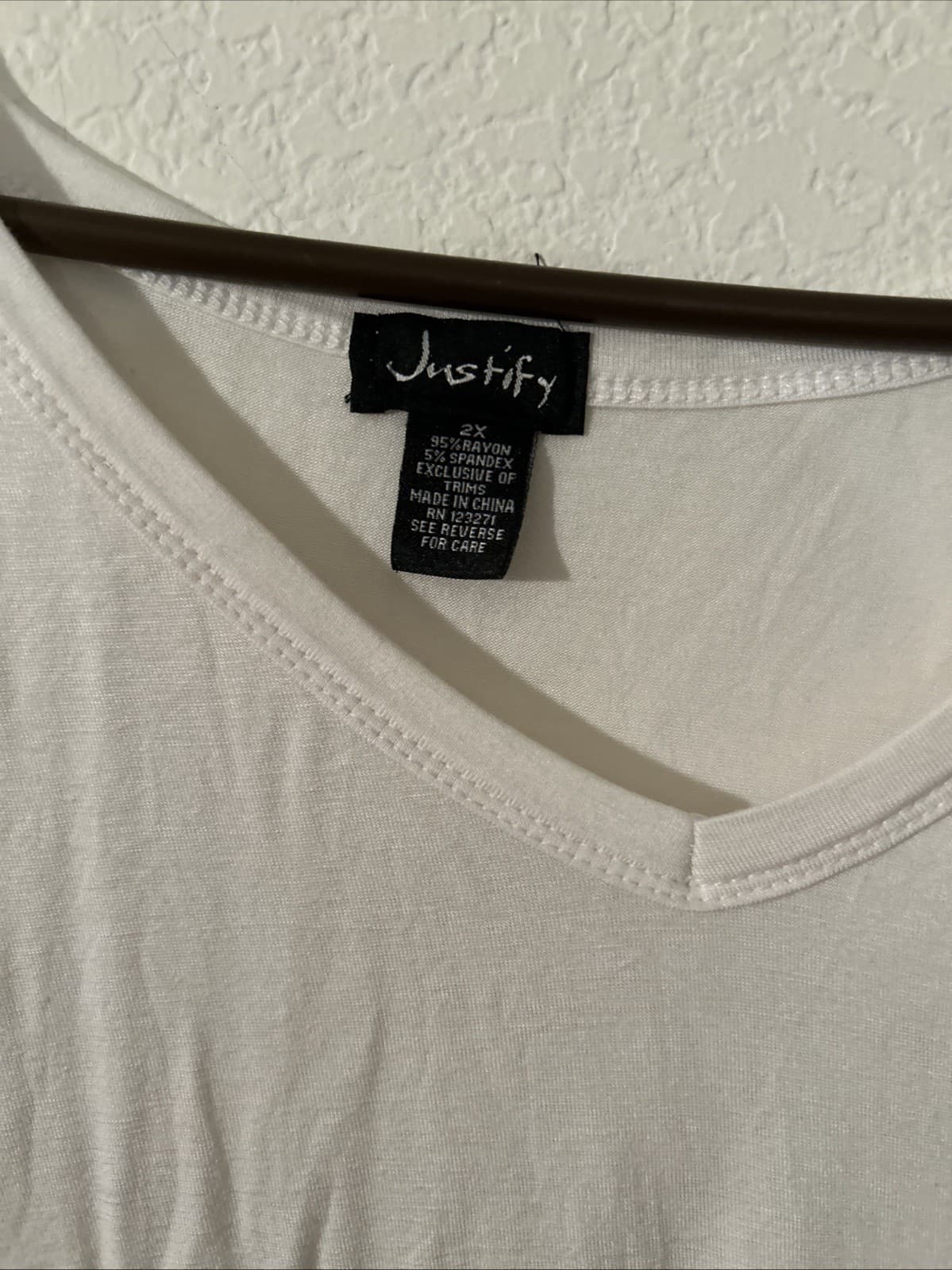 Women’s Justify White 2X Top New - Thumbnail 2