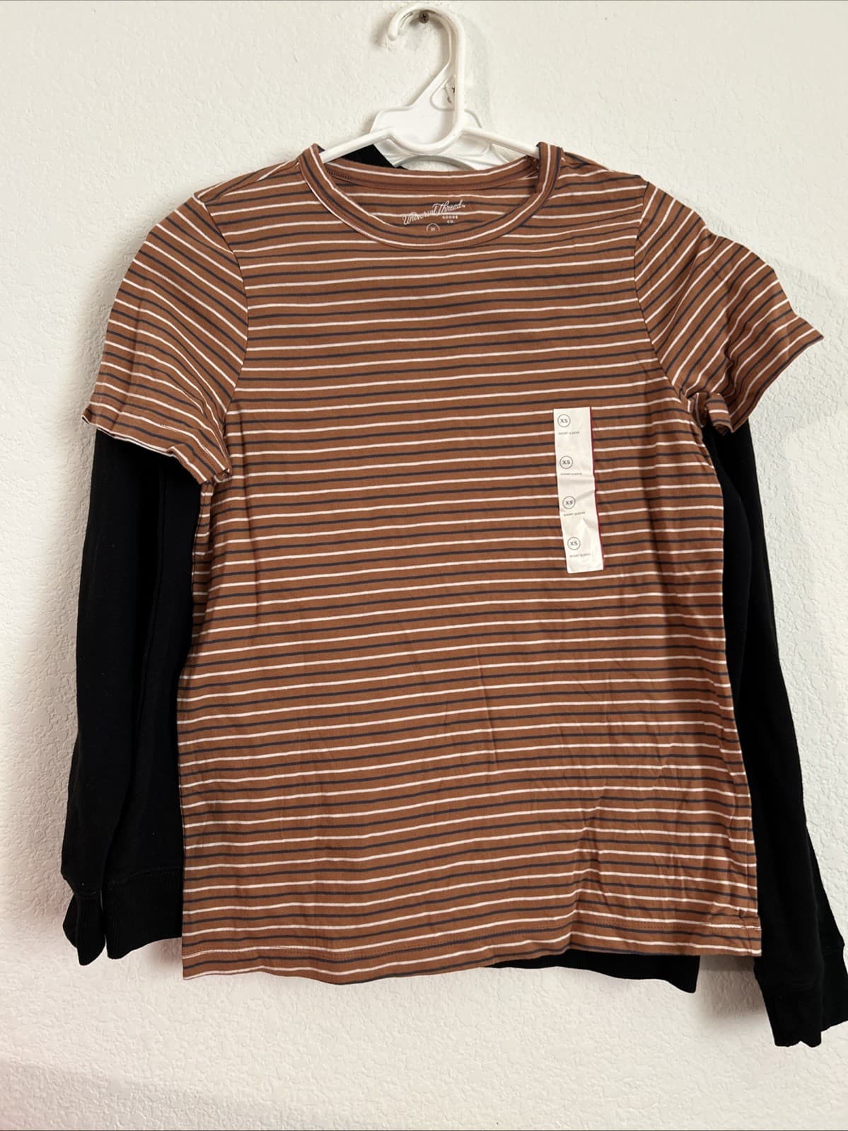 Lot Of 4 Women’s XSmall Shirts/Sweaters New - Thumbnail 2