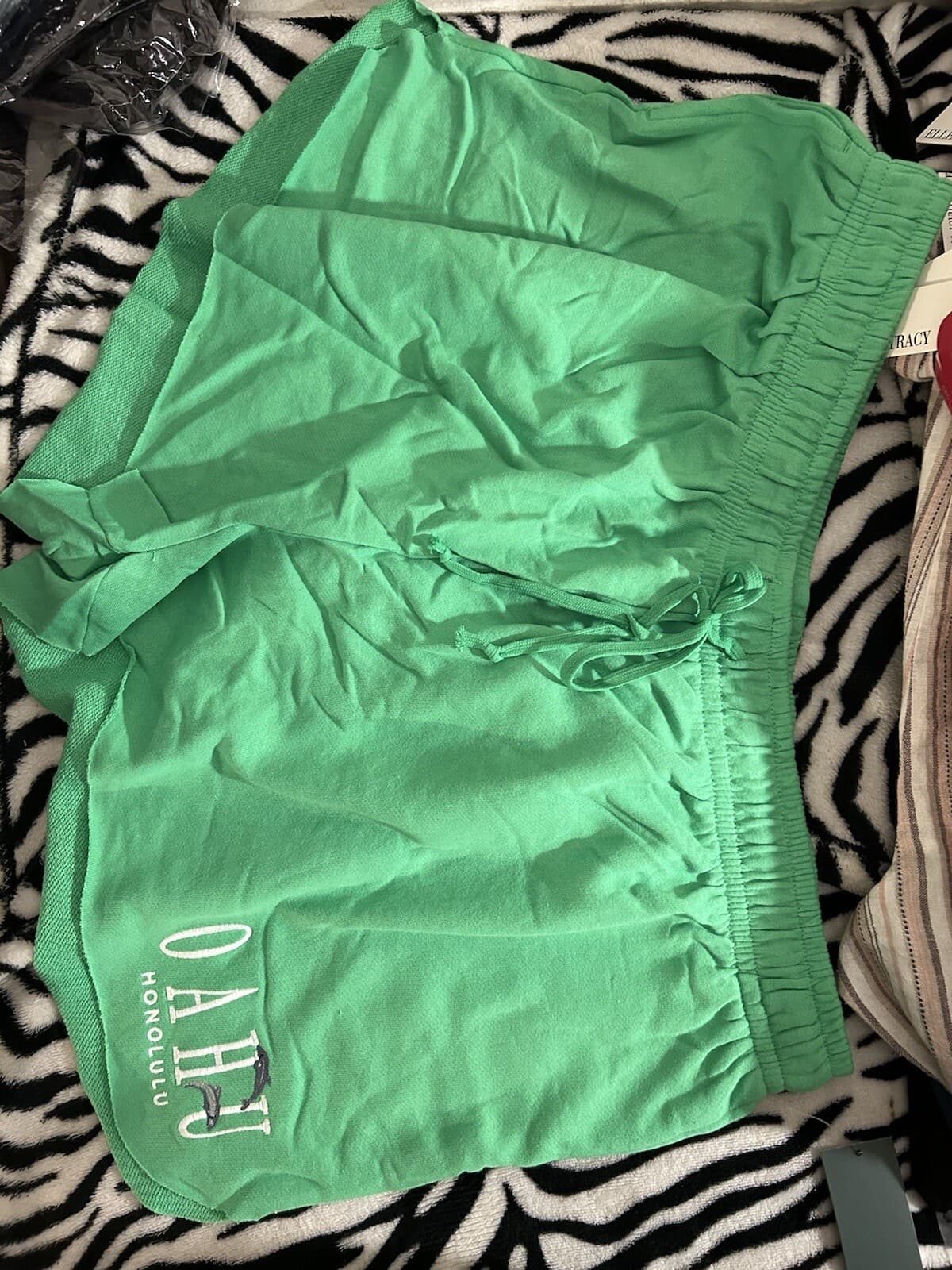 Women’s Stretch Shorts Oahu Honolulu Green Shorts NWT 2x - Thumbnail 4