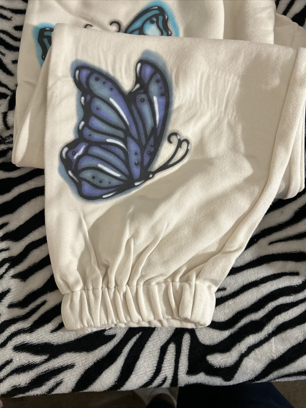 Women’s Light Beige 1x Butterfly Sweatpants - Thumbnail 3