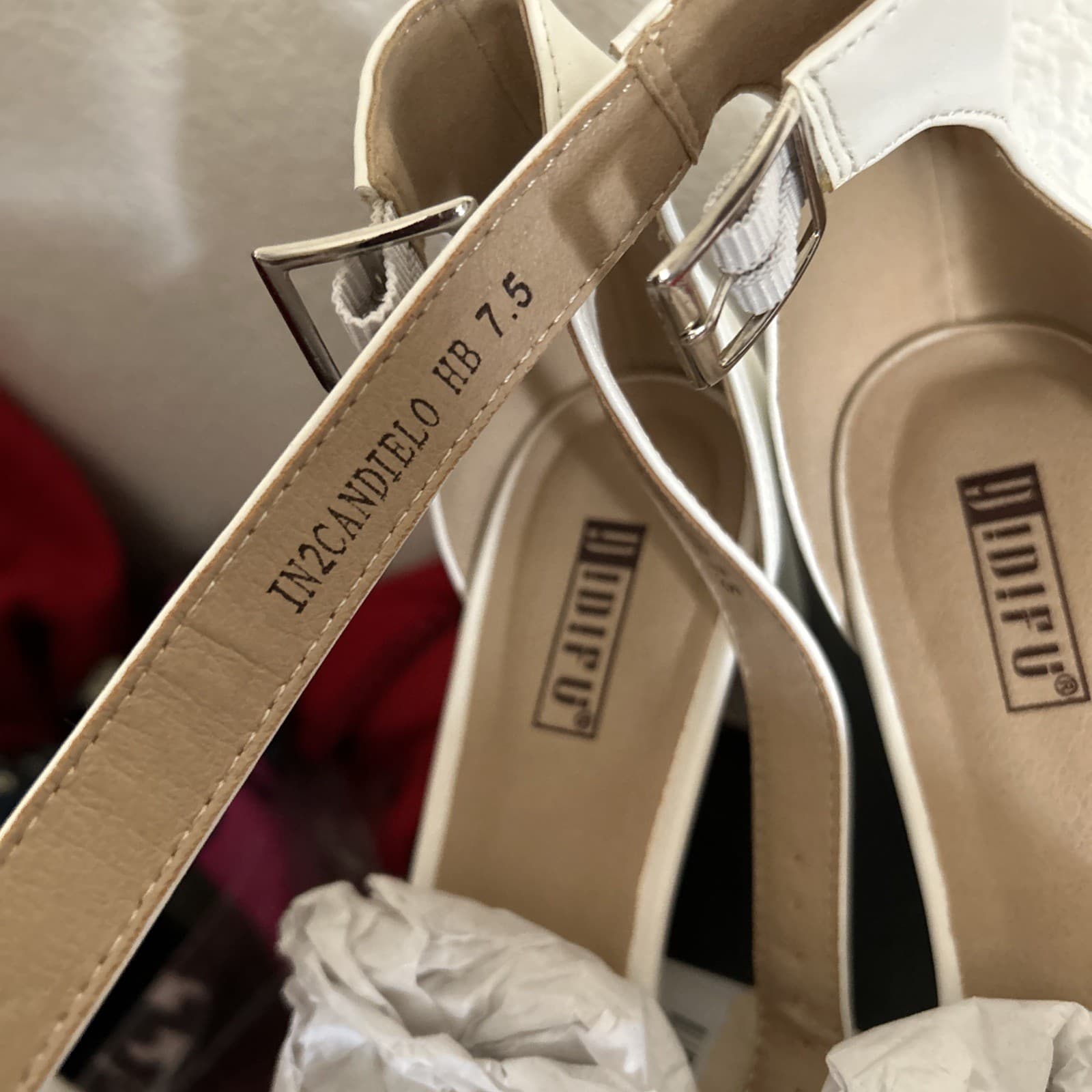 Women’s Pumps Size 7 1/2 White New IDiFU - Thumbnail 3