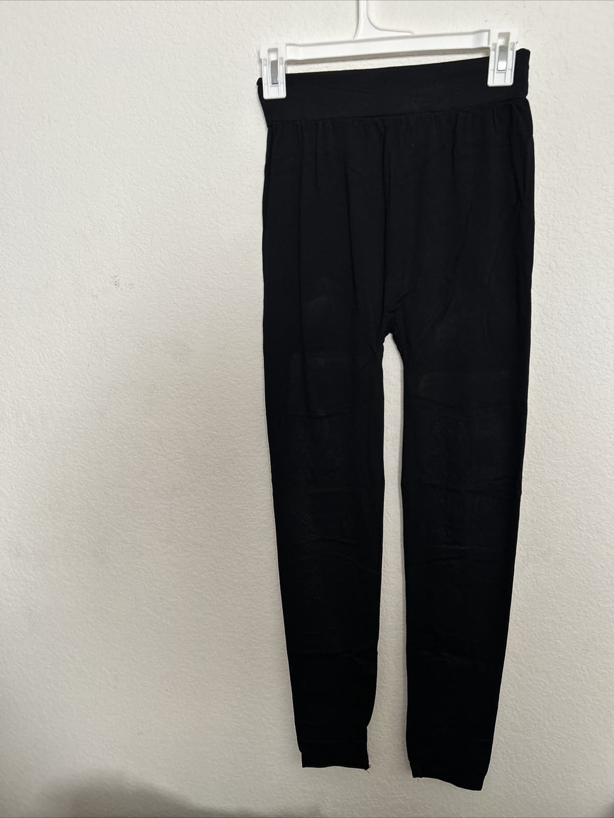 Women’s Leggings One Size Fits Most Black NWT - Thumbnail 3