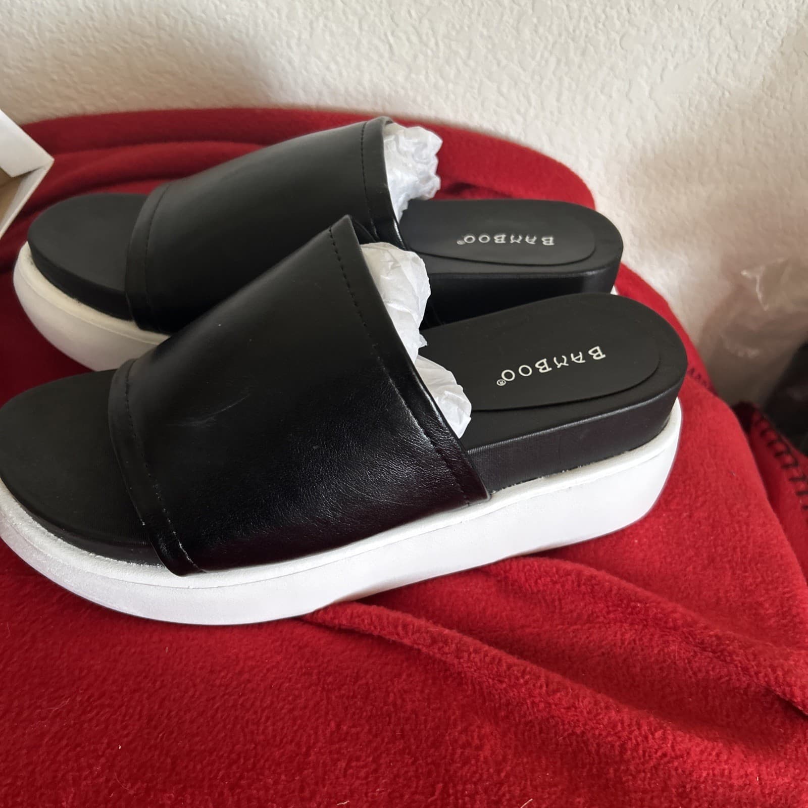 Women’s Akira Bamboo Black Shoes New 7 1/2 ￼ - Thumbnail 2