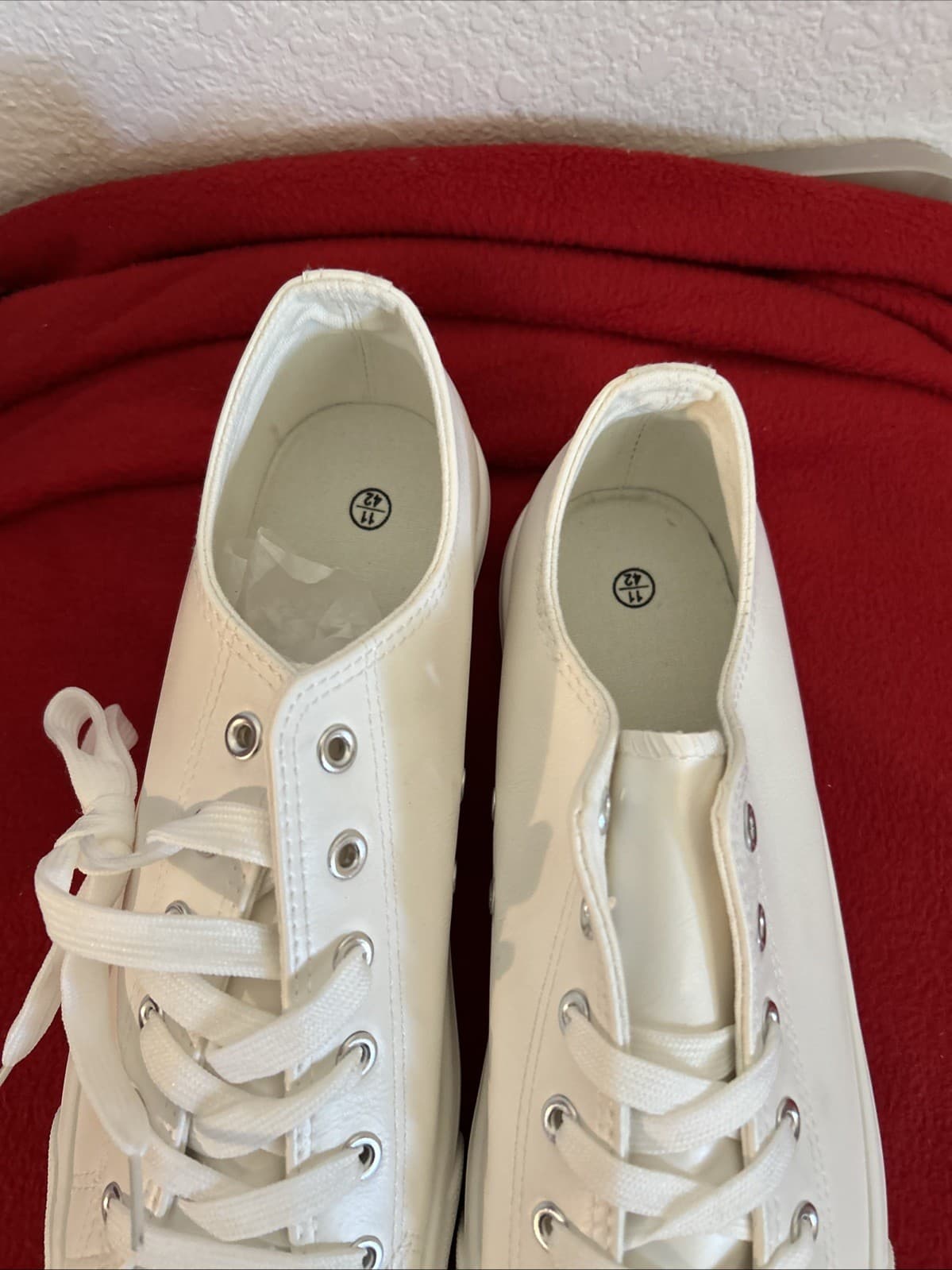 Women’s Size 11 White Polyurethane Sneakers New - Thumbnail 2