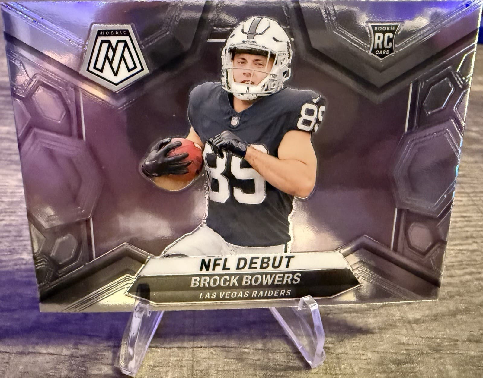 2024 Panini Mosaic Silver Rookie Debut #286 Brock Bowers Las Vegas Raiders - Thumbnail 3