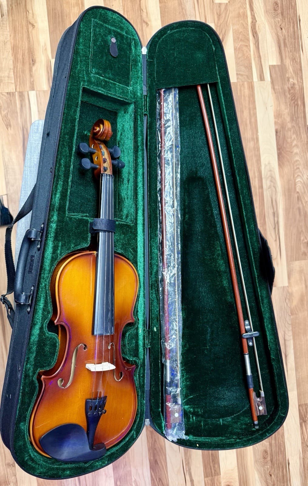 Laval II copy of Stradivarius Violin Set Student Fiddle, Case, Bows, Resin, Book