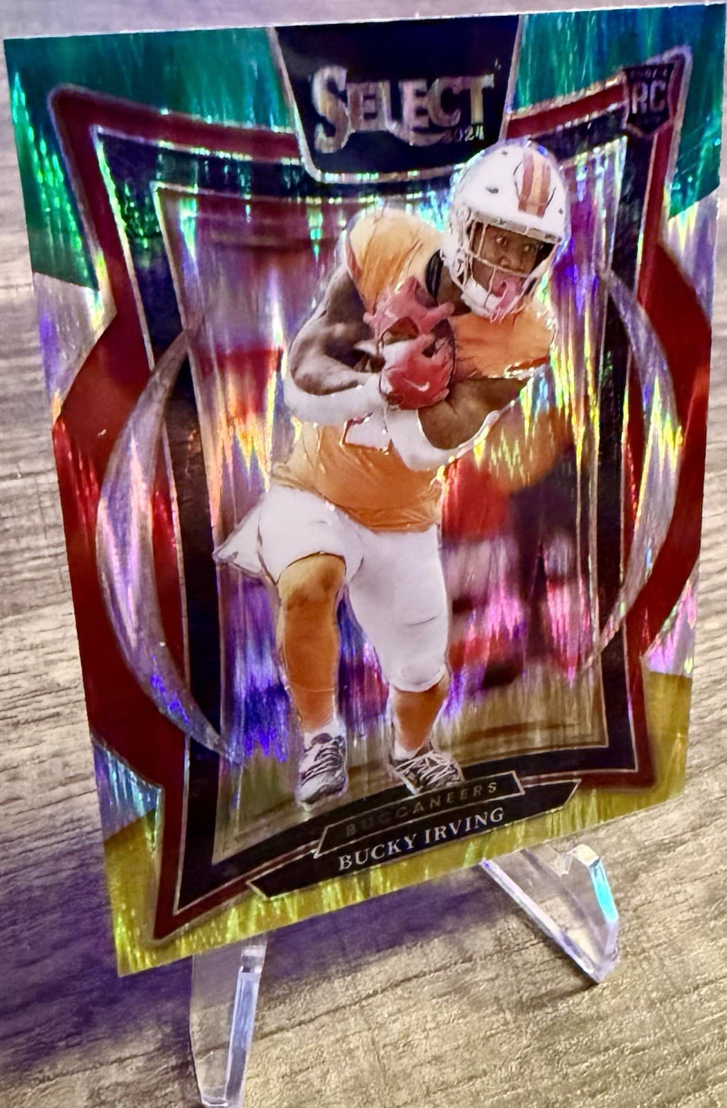 2024 Panini Select - Concourse Bucky Irving #4 Green & Yellow Shock Prizm (RC) - Thumbnail 3