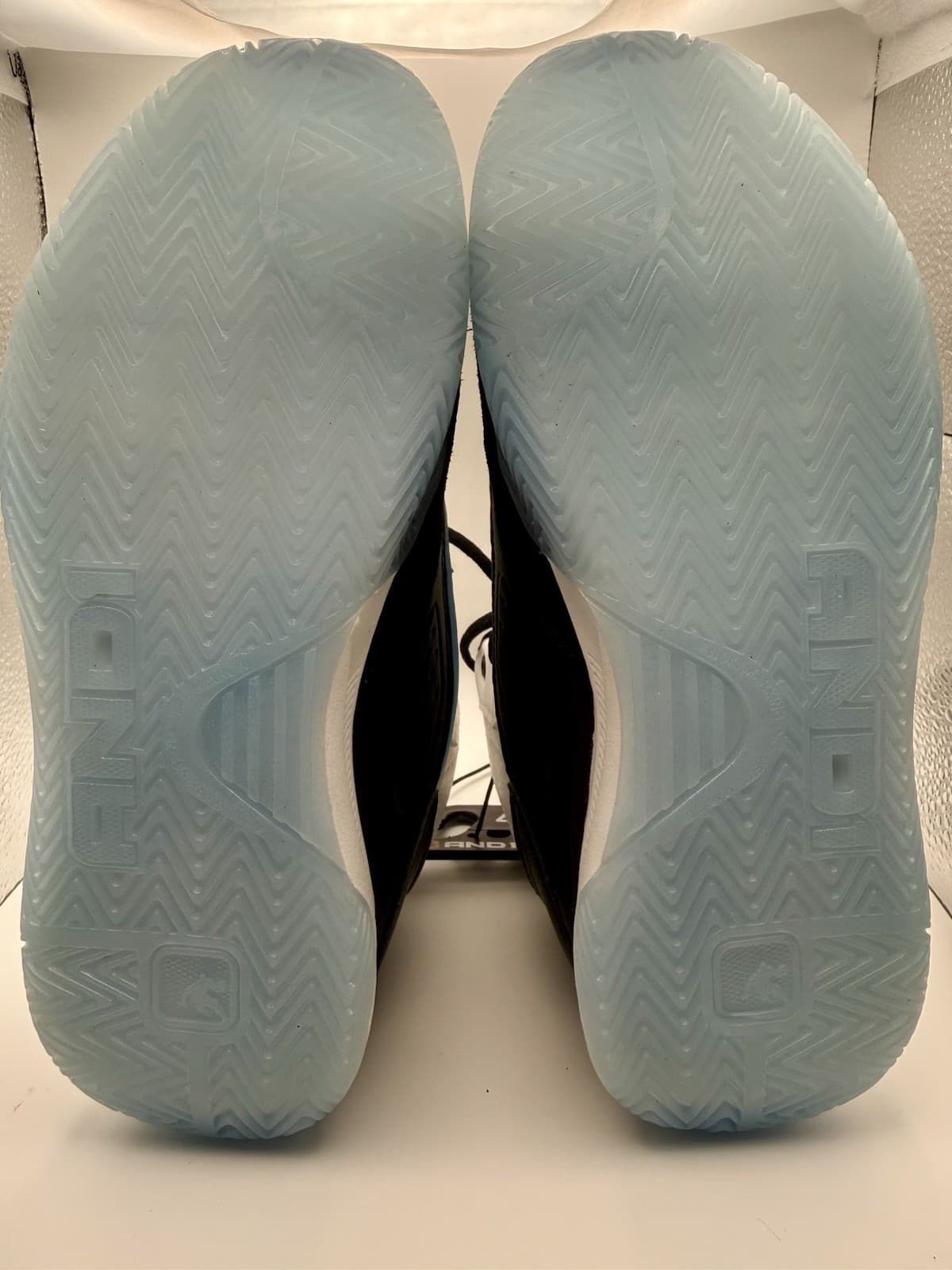 AND1 Boys White, Black & Blue Hightop Lace up Basketball Sneakers Size 5 NEW - Thumbnail 6