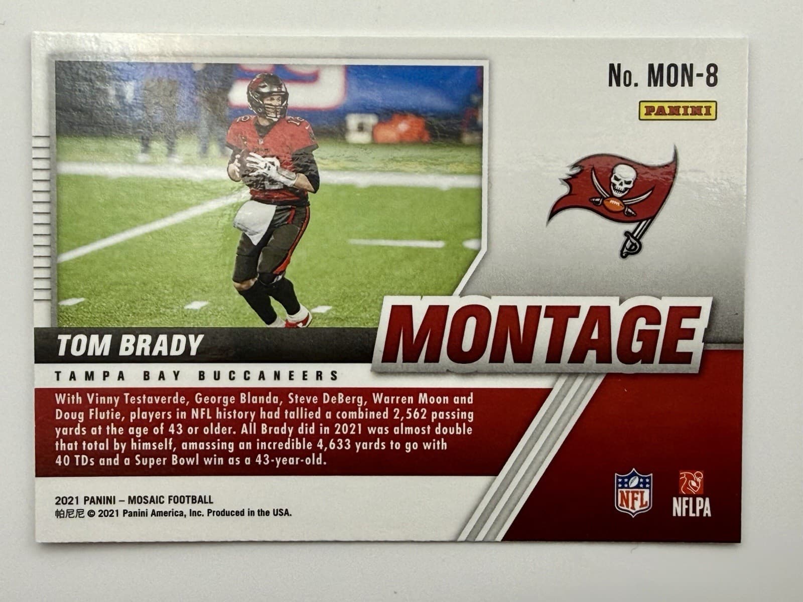 2021 Panini Mosaic Montage Tom Brady Silver #MON-8 - Thumbnail 2