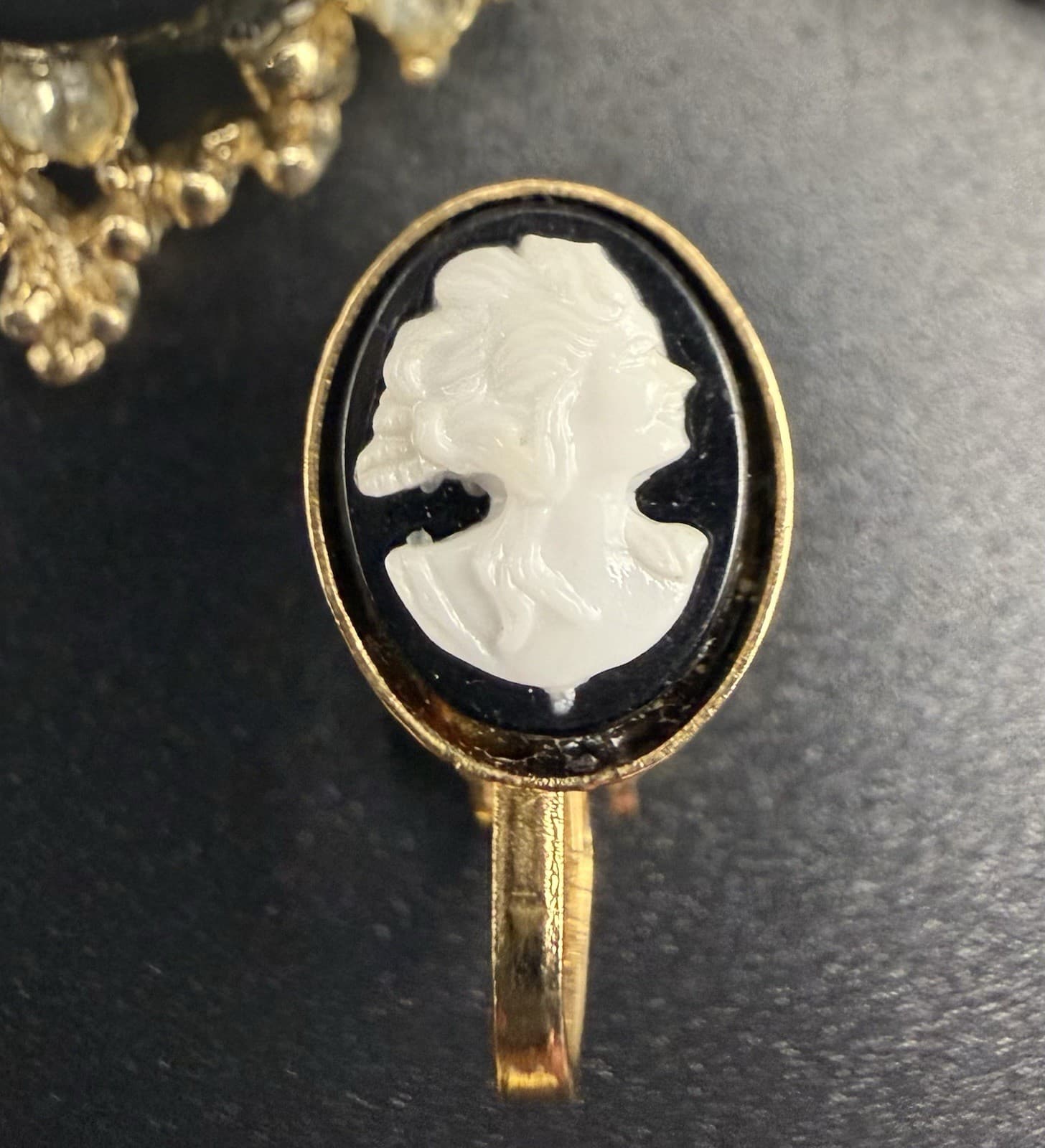 Assorted Vintage Black & White CAMEO Pins & Earrings - Thumbnail 5