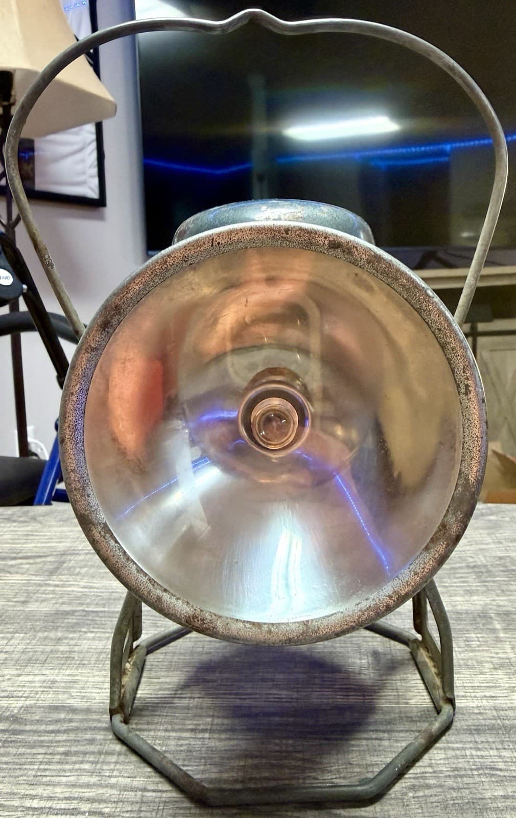 Vintage Empire Metal Ware Corp Railroad Lantern Handilite, Red Dome (Cracked) - Thumbnail 11