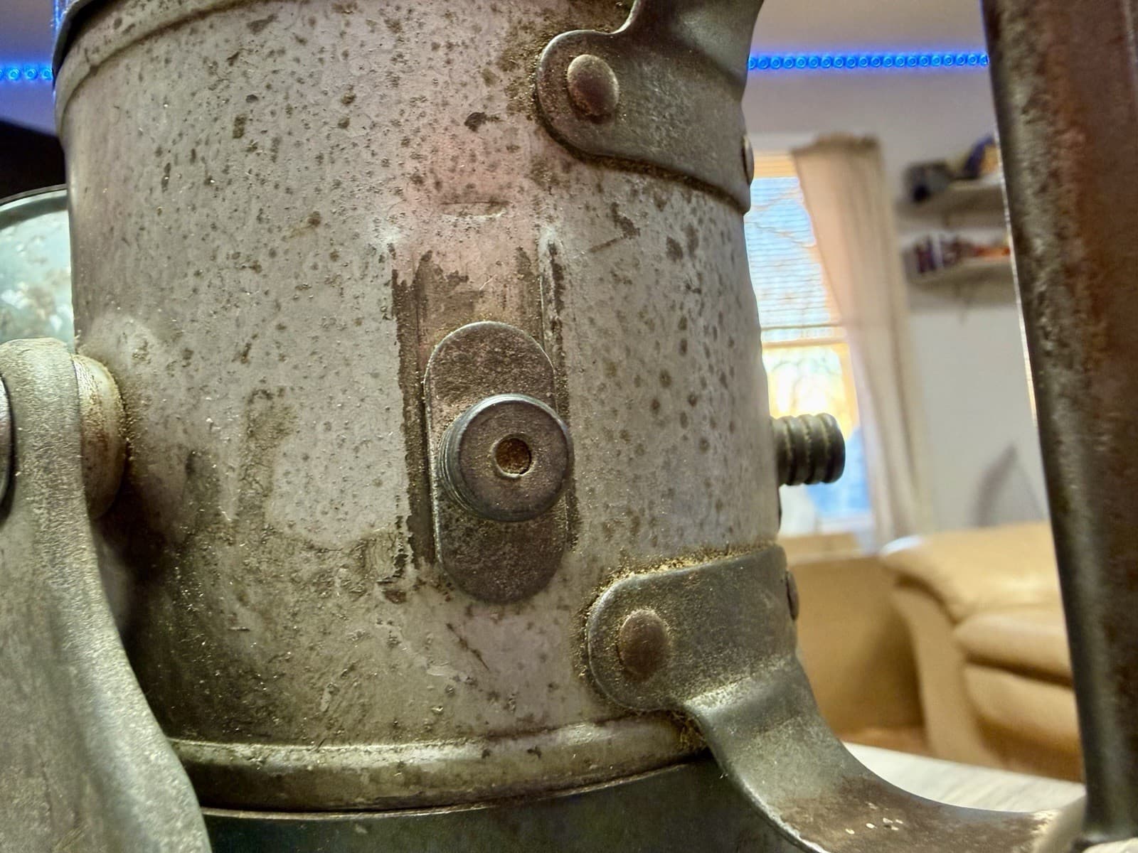 Vintage Empire Metal Ware Corp Railroad Lantern Handilite, Red Dome (Cracked) - Thumbnail 8