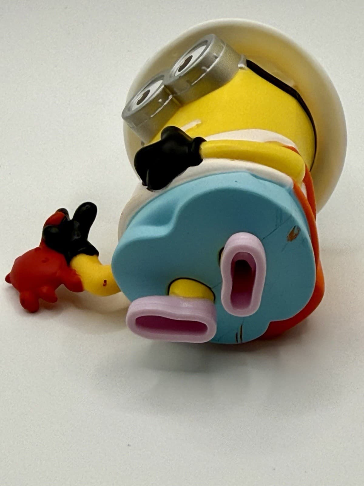 McDonald's Happy Meal Despicable Me 3 Minions #5 Crab Bite Toy 2017 - Thumbnail 4