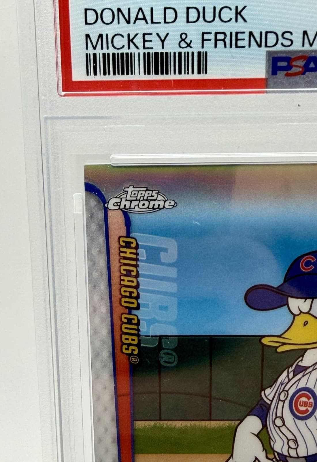 2025 Topps Chrome Disney Donald Duck Cubs Mickey & Friends #MLBH-18 MINT PSA 9 - Thumbnail 3