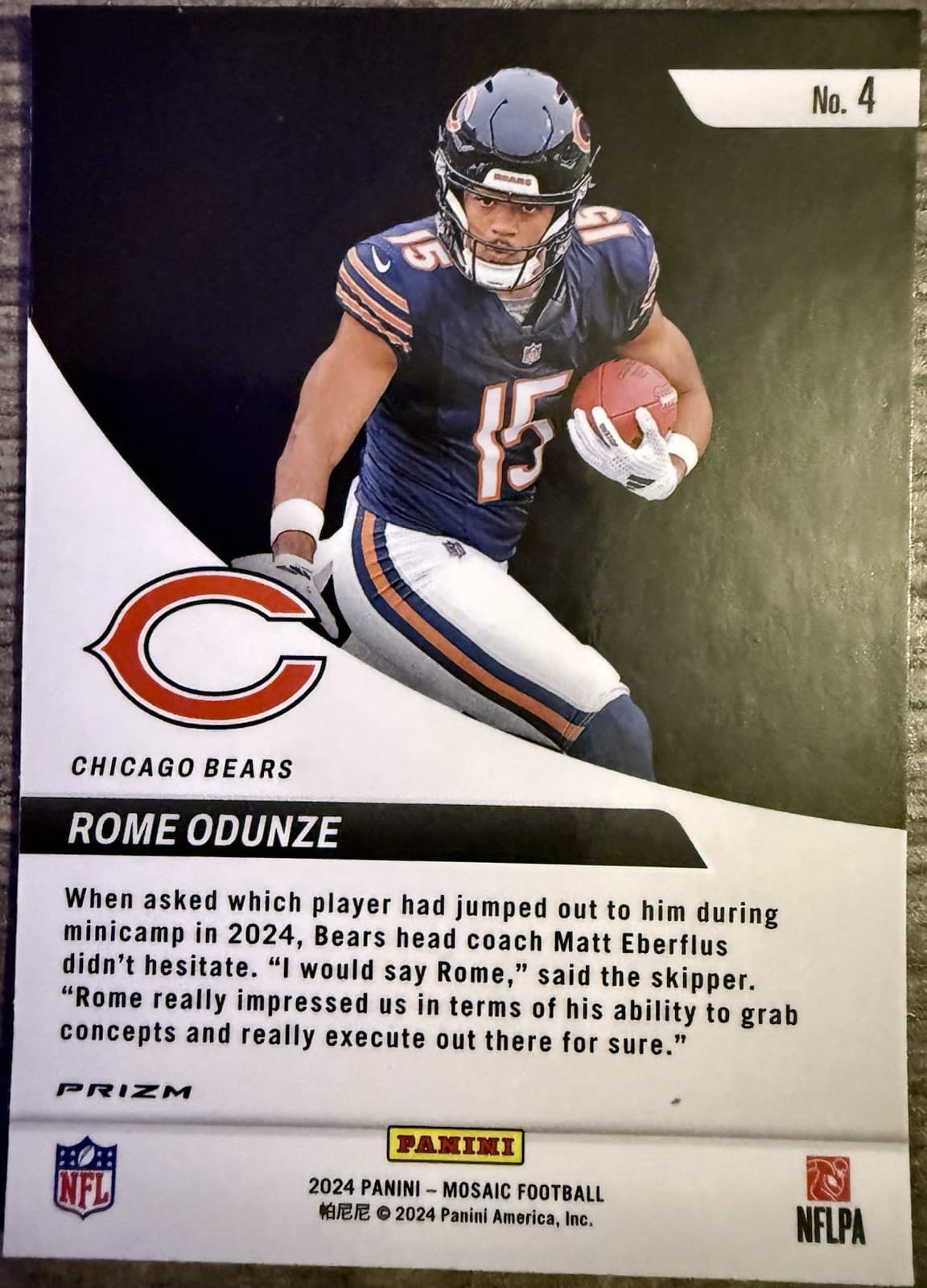 2024 Panini Mosaic Elevate Rome Odunze #4 Mosaic Prizm (RC) Chicago Bears - Thumbnail 2