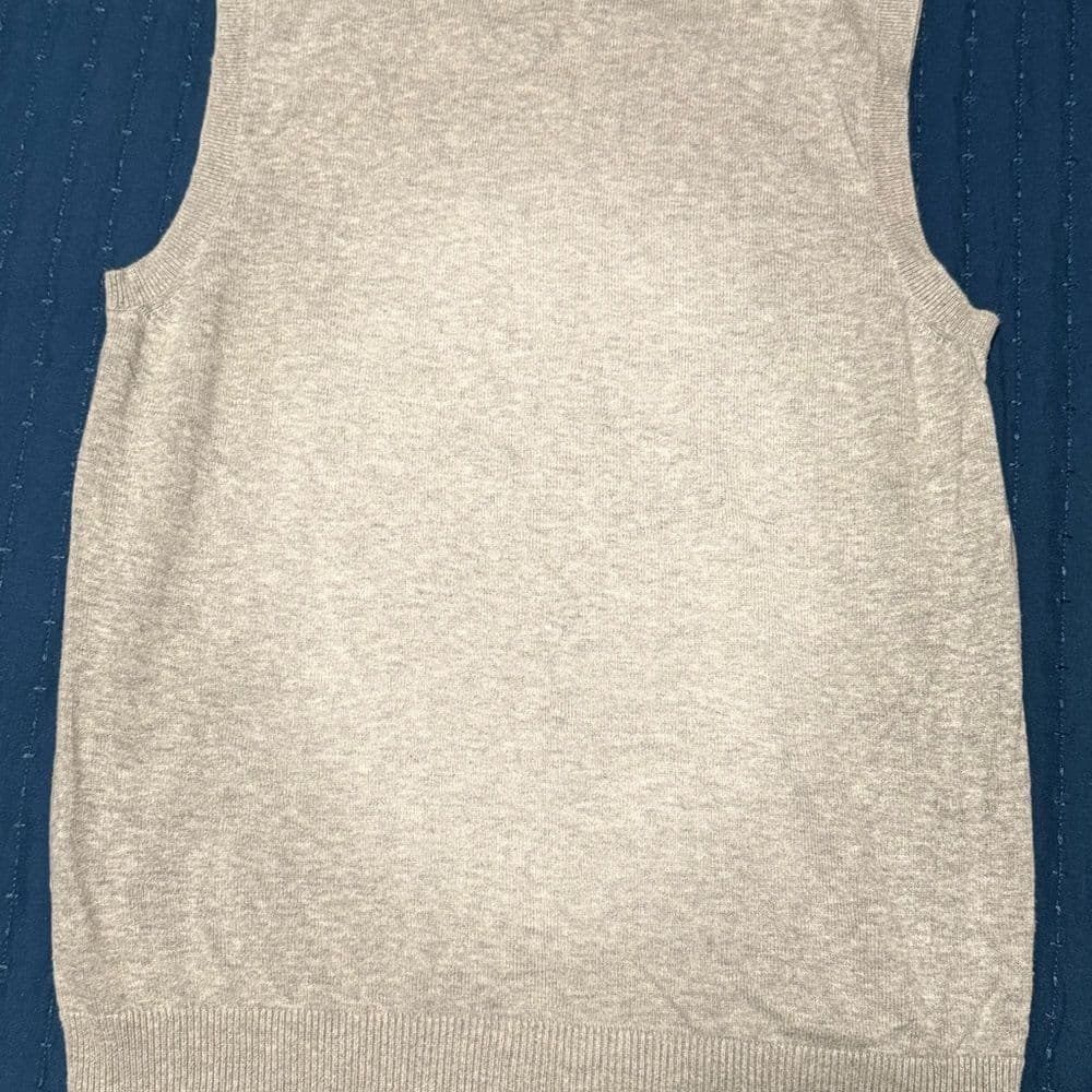 Old Navy Gray V-Neck Sweater - Thumbnail 3