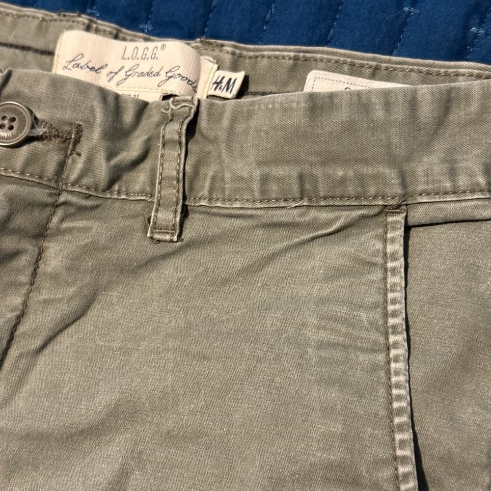 H&M Olive Flat Front Shorts Casual Style - Thumbnail 3
