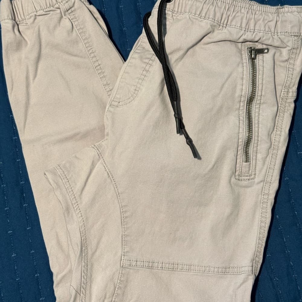 Gray Sweatpants with Relaxed Fit and Drawstring Waist